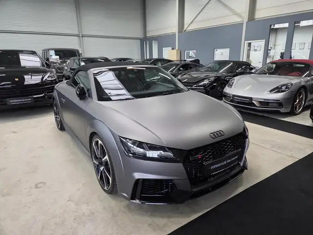 Audi TT RS view 7