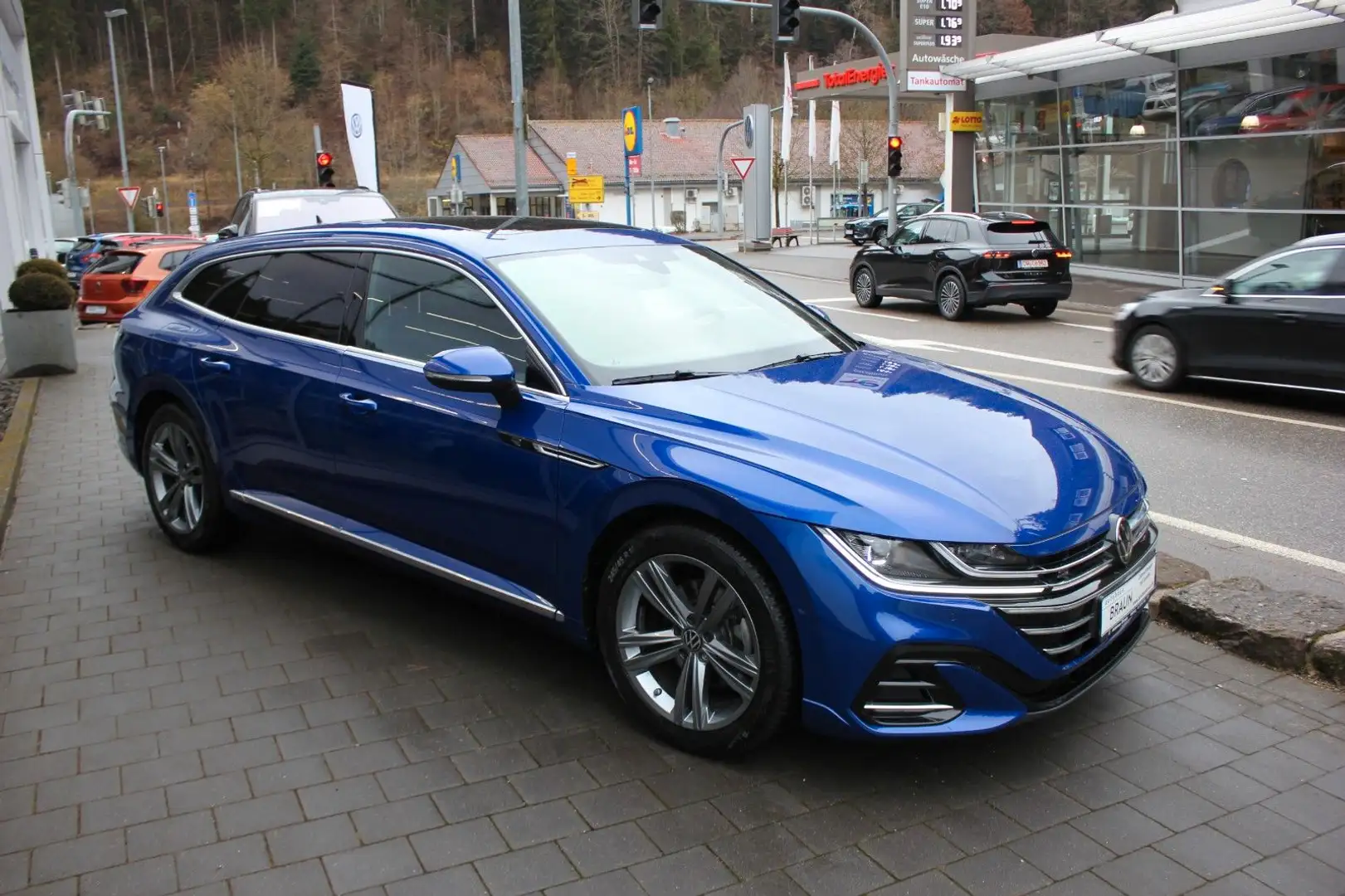 Volkswagen Arteon Shooting Brake R-Line 2.0TSI DSG Navi,AHK Blau - 2