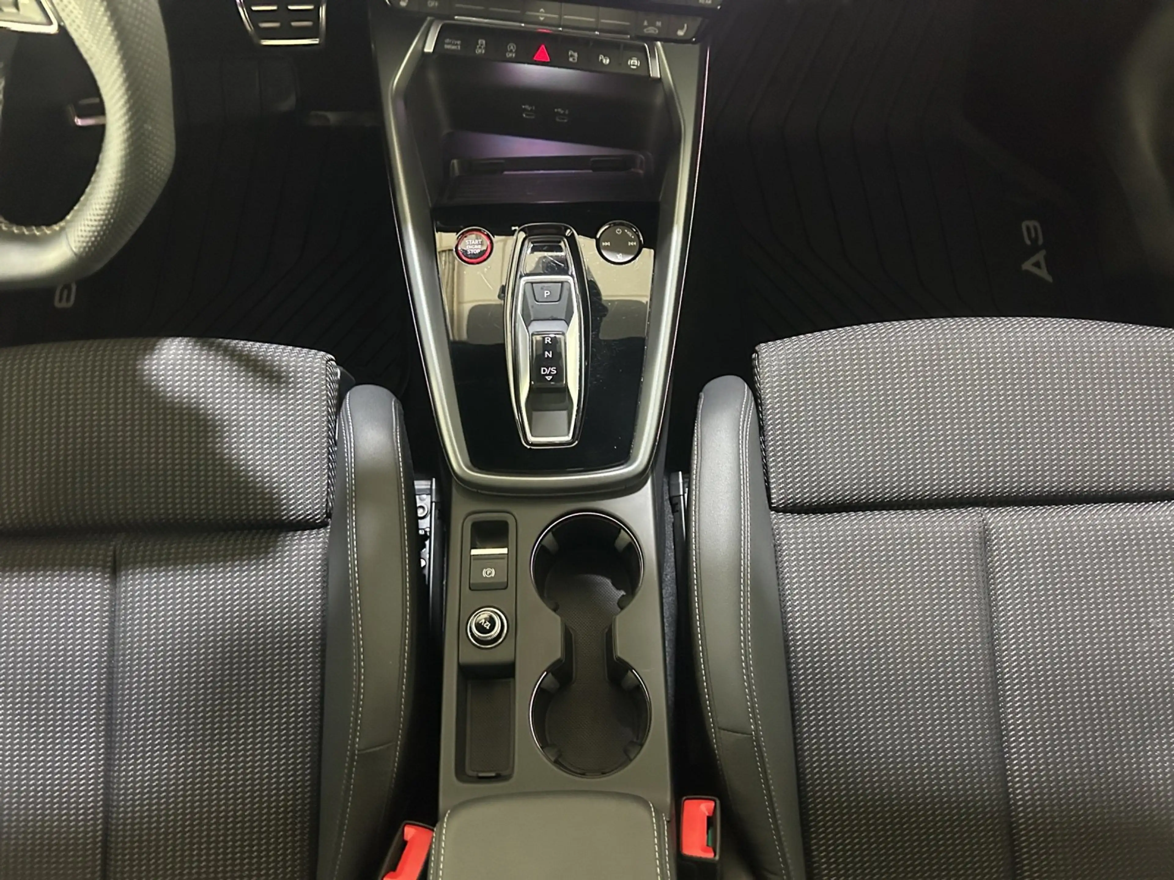 Audi S3 Limousine TFSI quattro S tronic | PANO | LED — photo 14