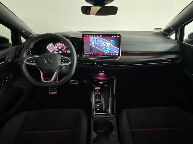 Volkswagen Golf view 4