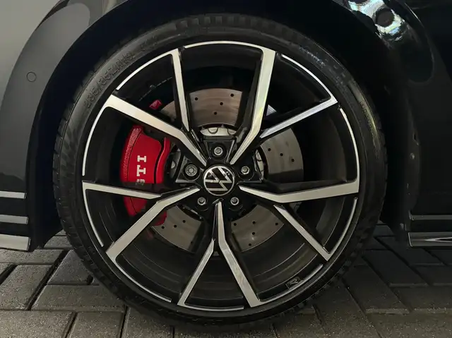 Volkswagen Golf view 13