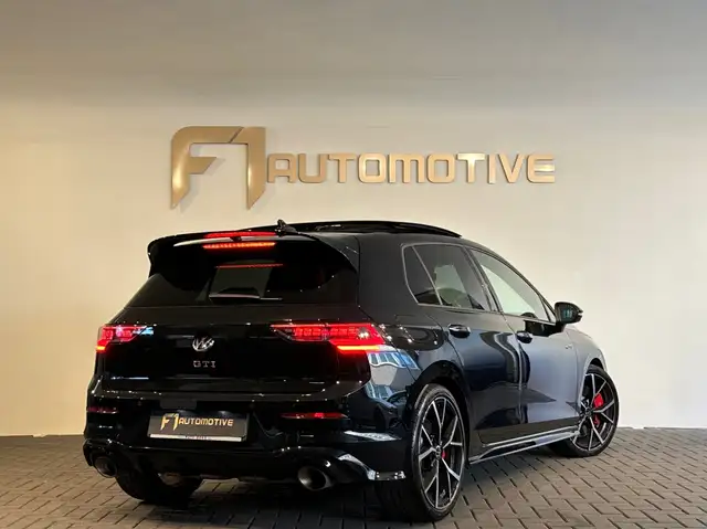Volkswagen Golf view 3