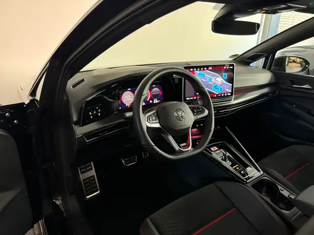 Volkswagen Golf view 5