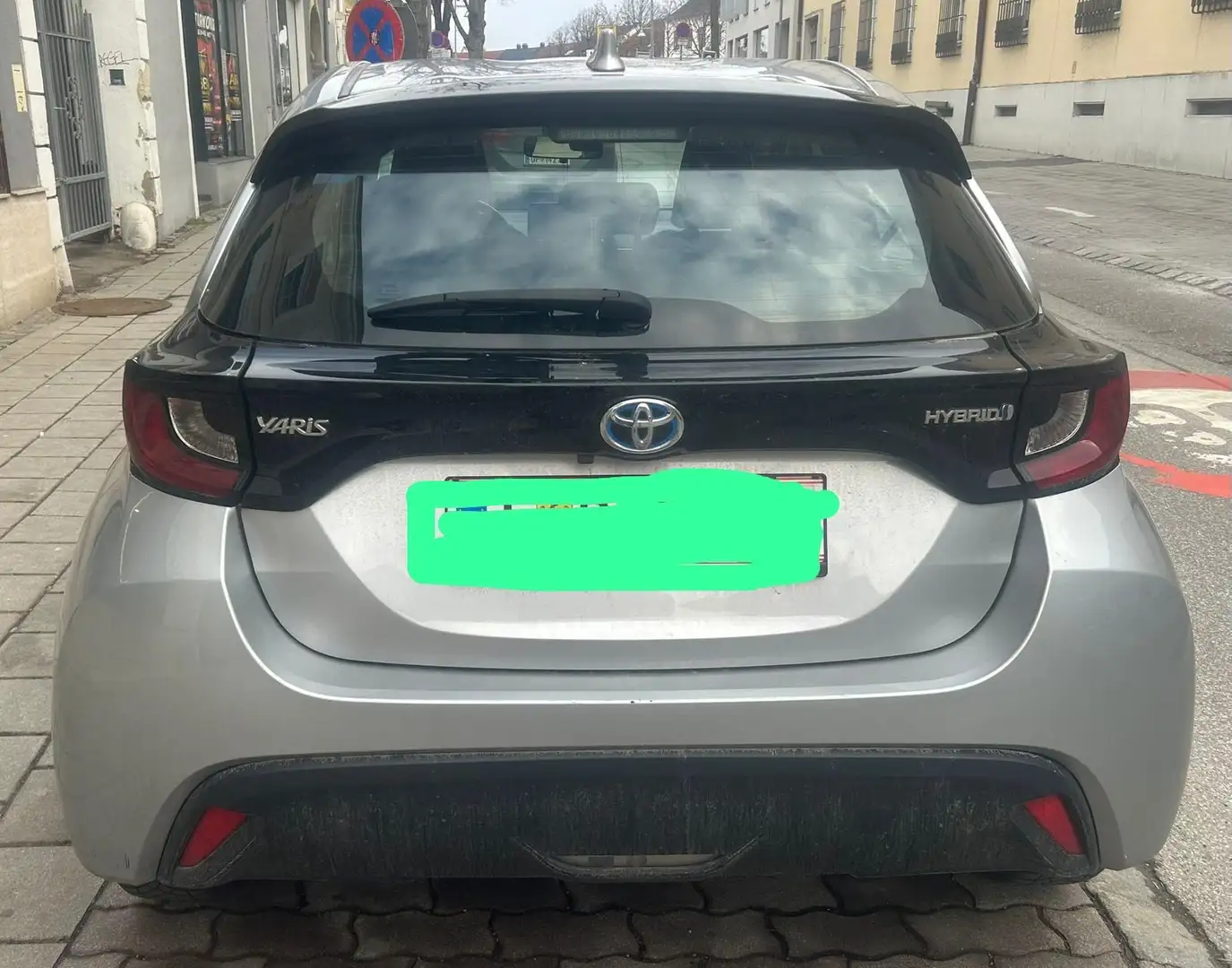 Toyota Yaris Yaris 1,5 VVT-i Hybrid Style Style Grau - 2
