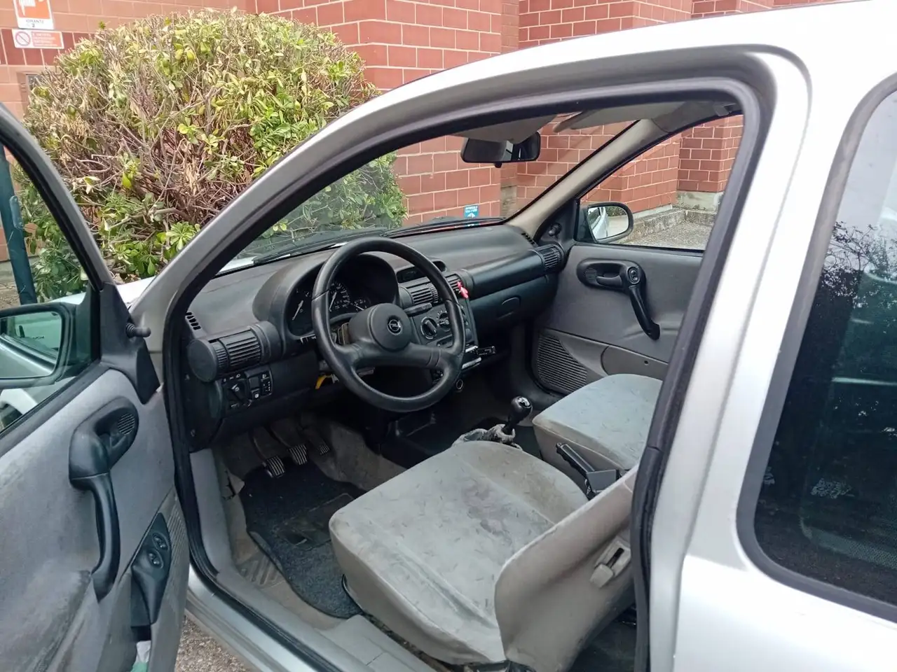 Opel Corsa 3p 1.0 Pop 84, foto 2