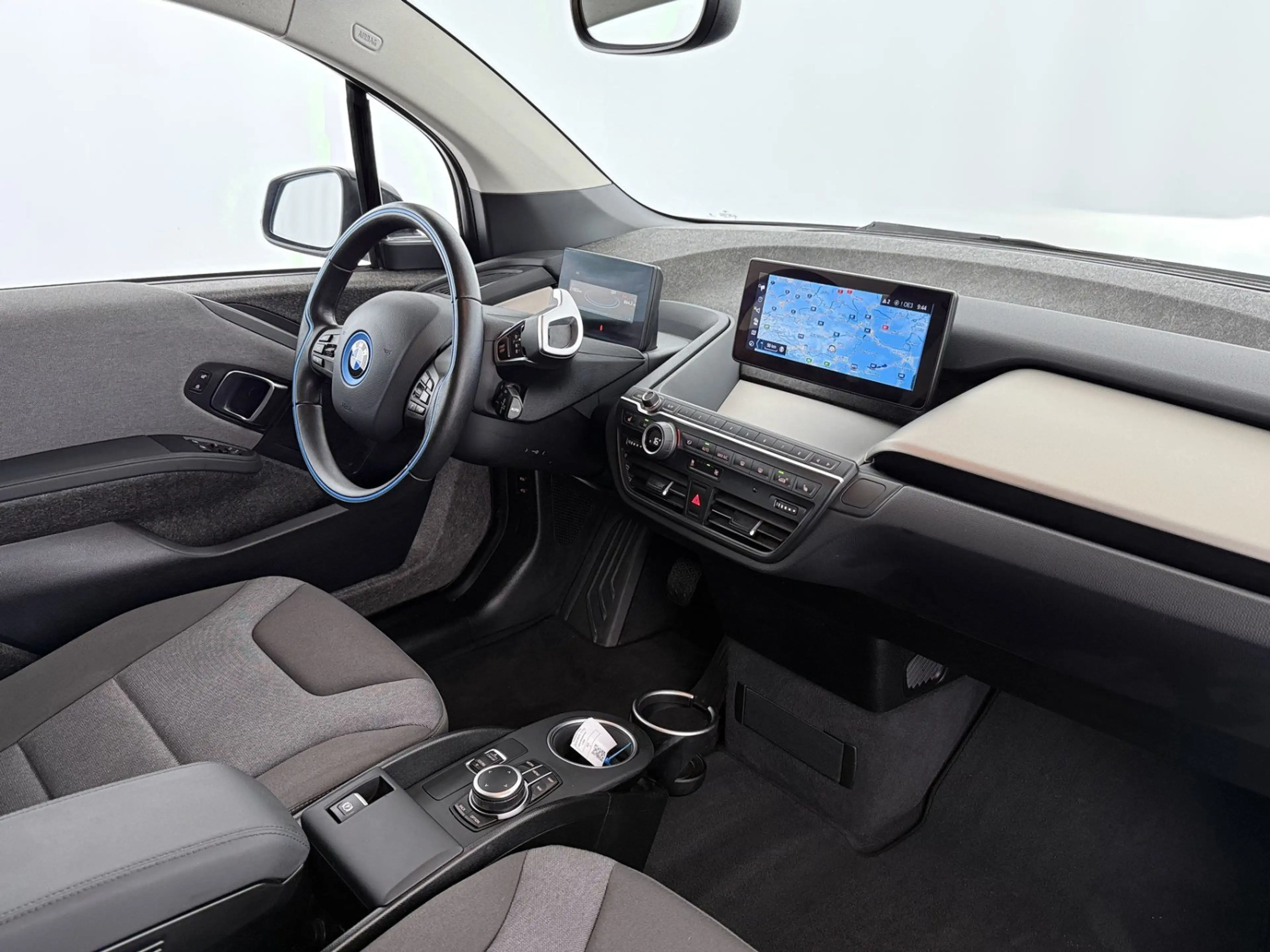 BMW i3 42kWh Aut LED NAVI SITZHZG R-CAM TEMPOMAT — photo 13