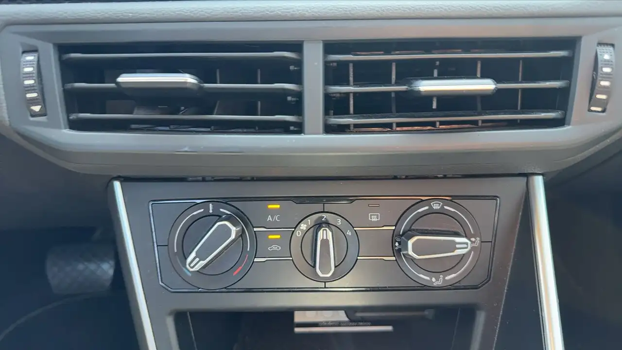 Volkswagen Polo Citadine 5 portes — photo 13