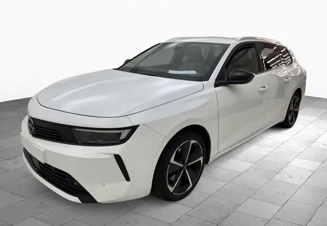 Opel Astra view 2