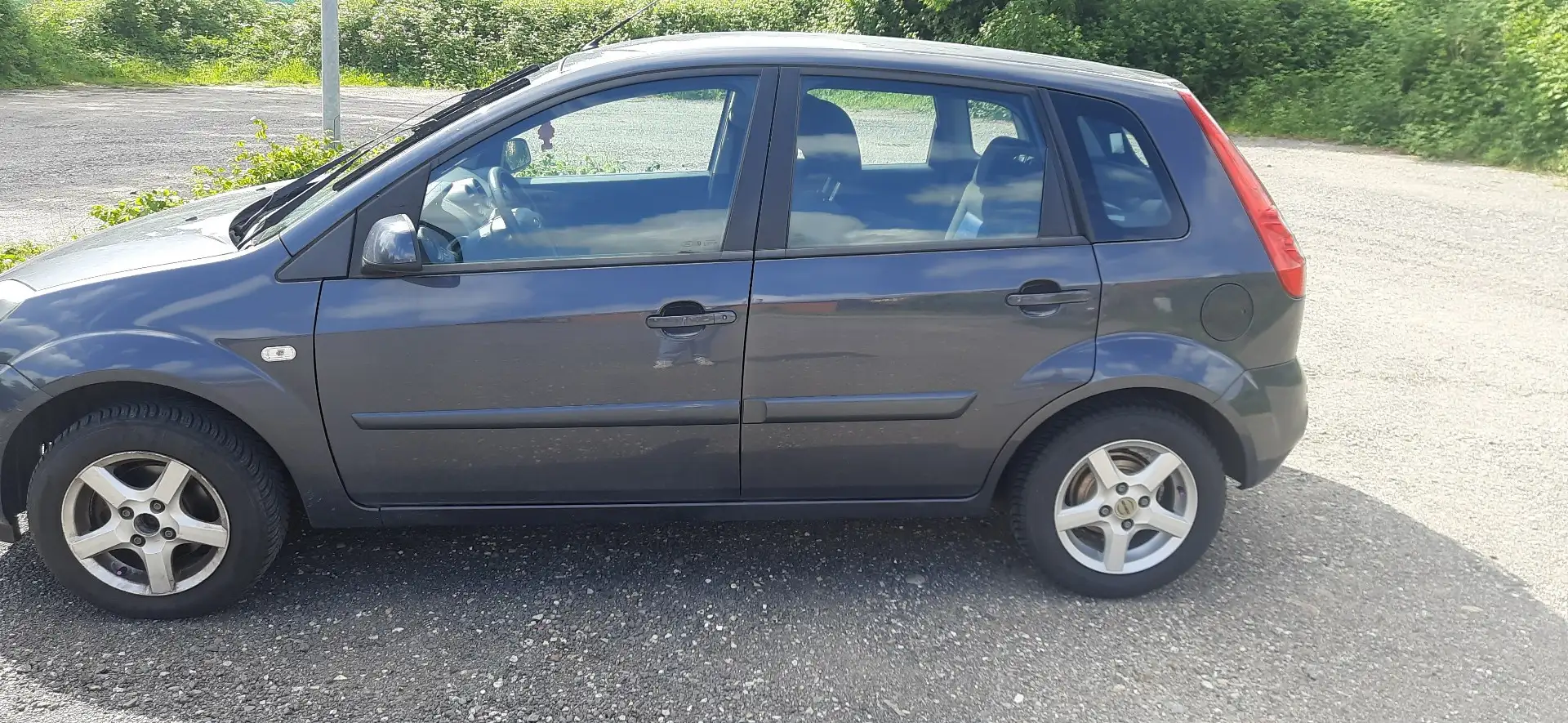 Ford Fiesta 1.25 Ambiente - 2