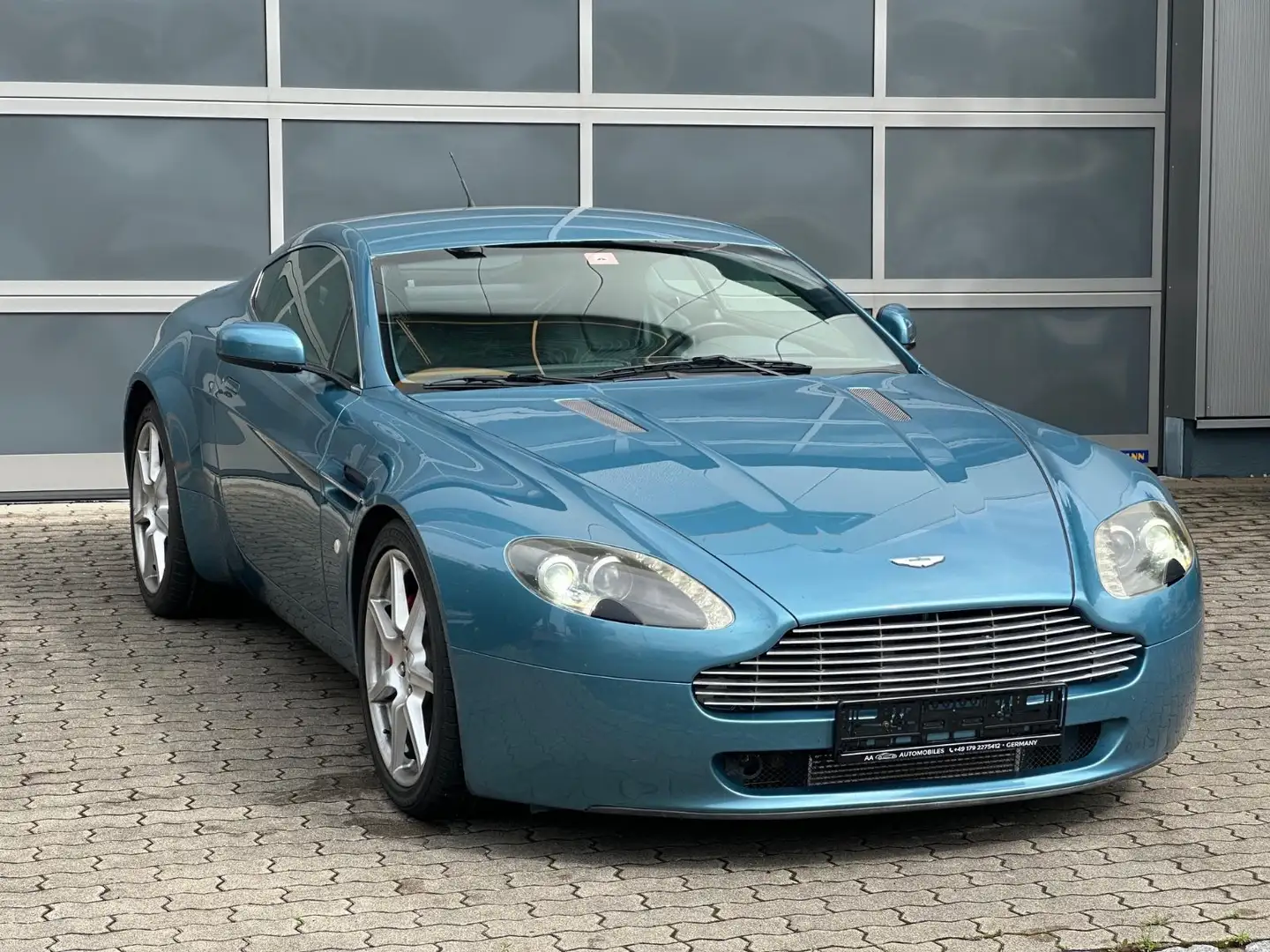 Aston Martin V8 4.3l Albastru - 1