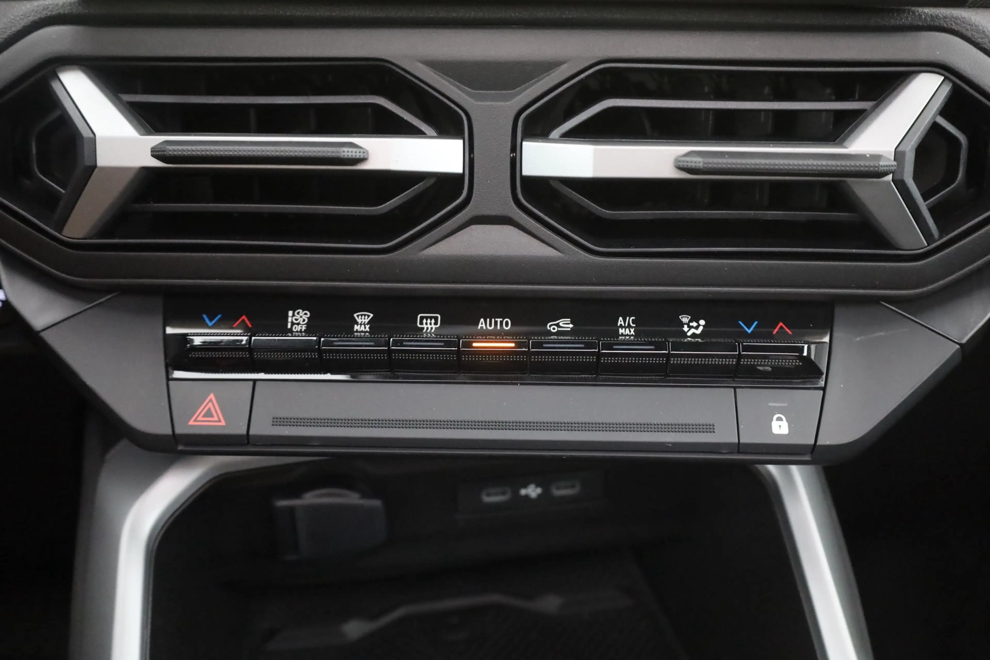Dacia Bigster Journey HEV 155 Aut. LED ACC Navi 360° — photo 12