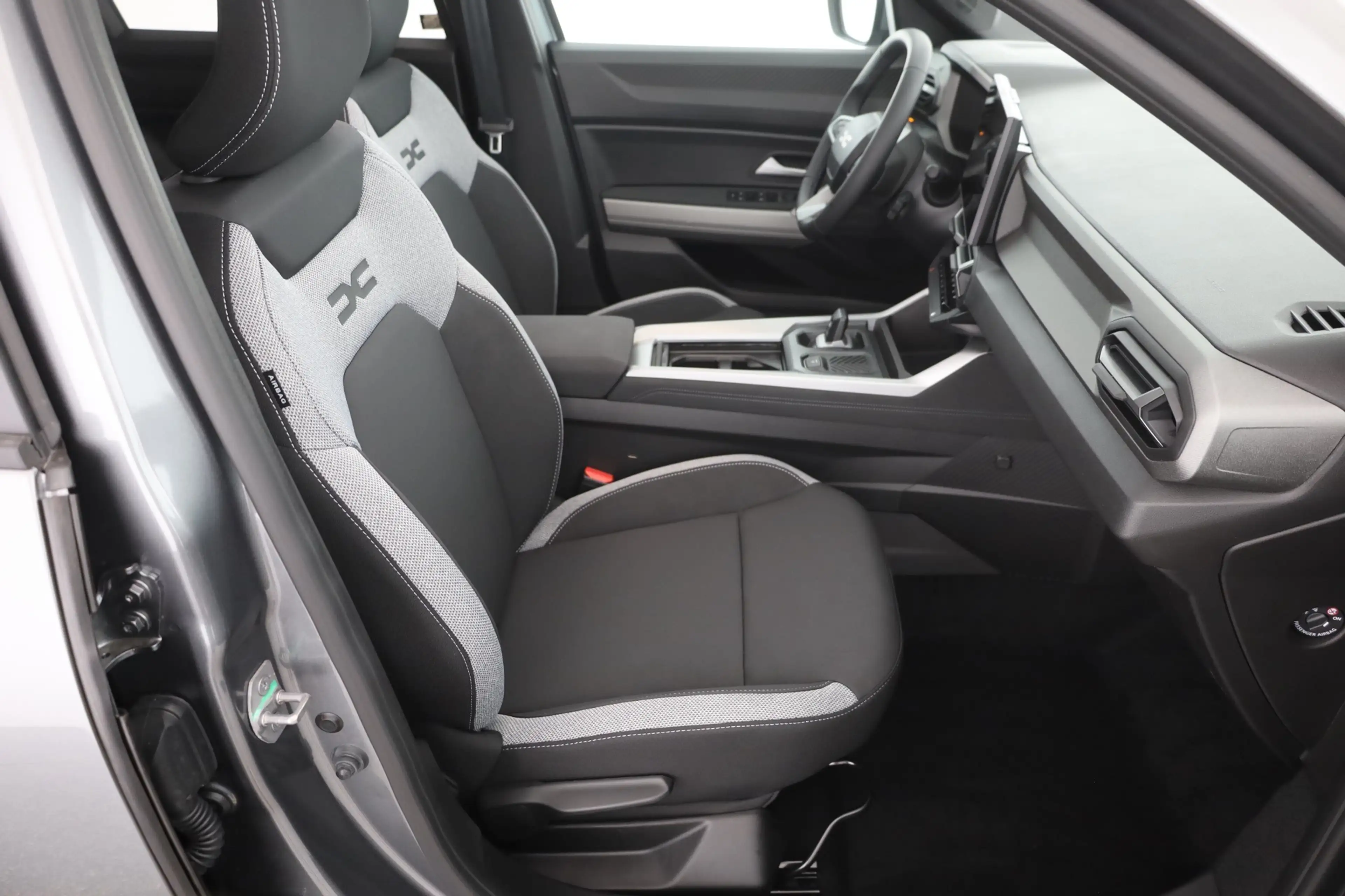 Dacia Bigster Journey HEV 155 Aut. LED ACC Navi 360° — photo 24