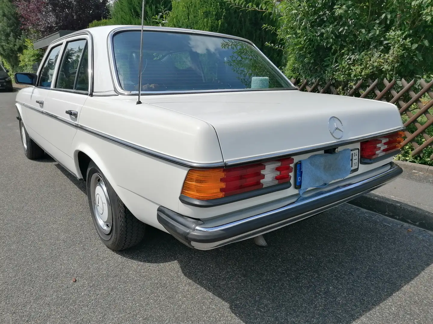Mercedes-Benz 200 Bílá - 2