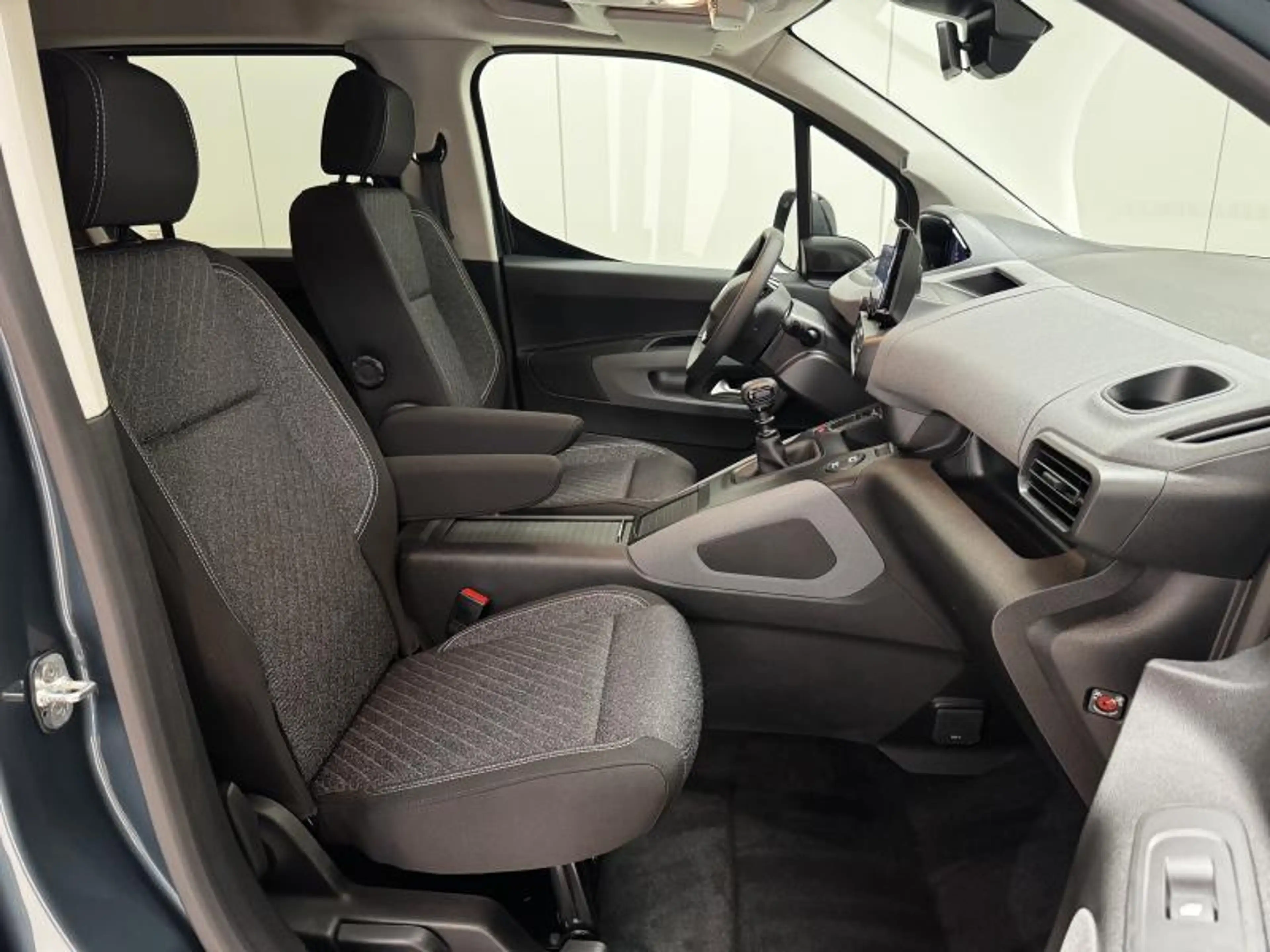 Peugeot Rifter 1.2 TURBO Allure S&S LED|GPS|PDC|CRUISE|CARPLAY|CA — photo 3