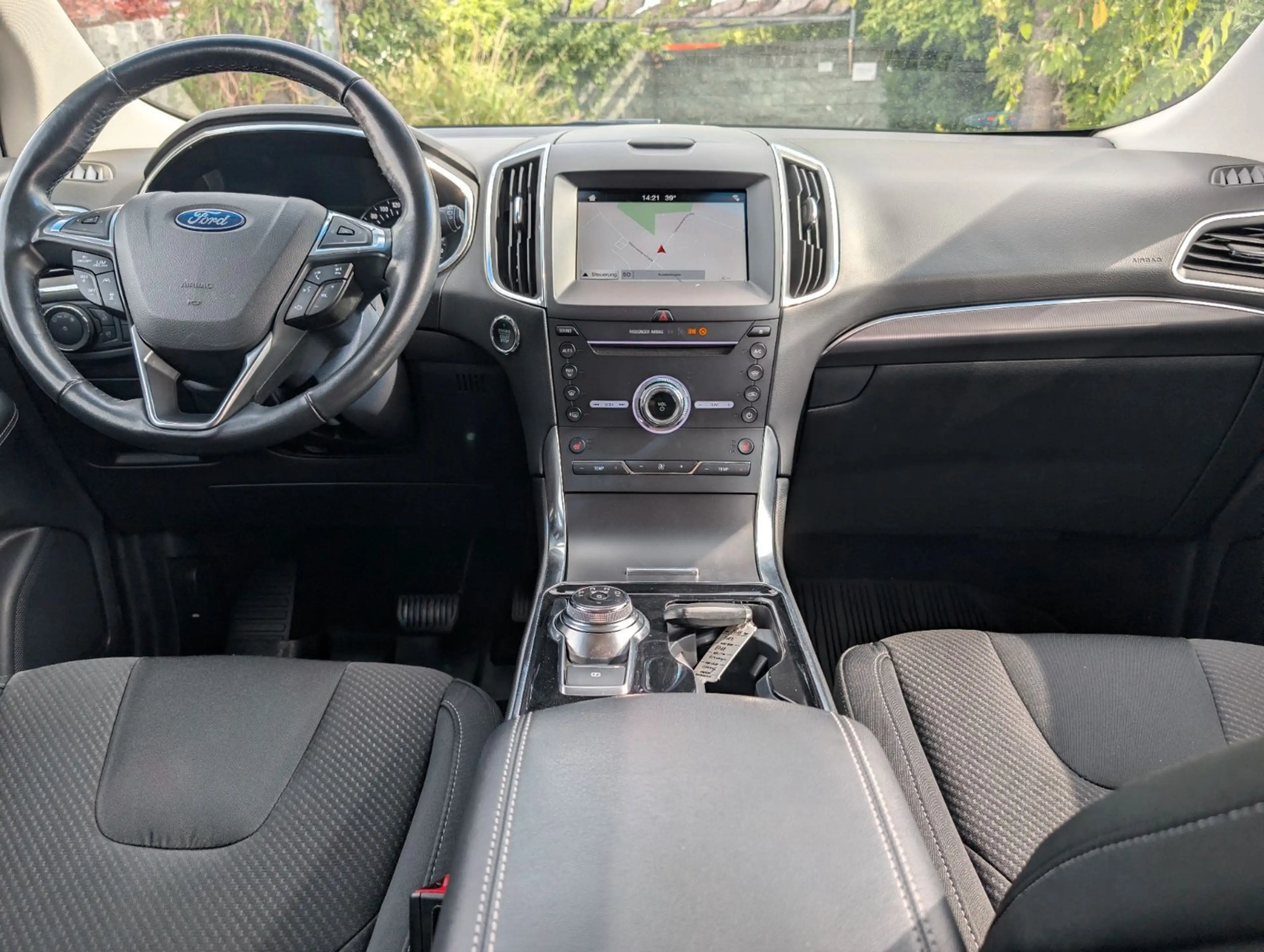 Ford Edge Titanium 4x4 — photo 7