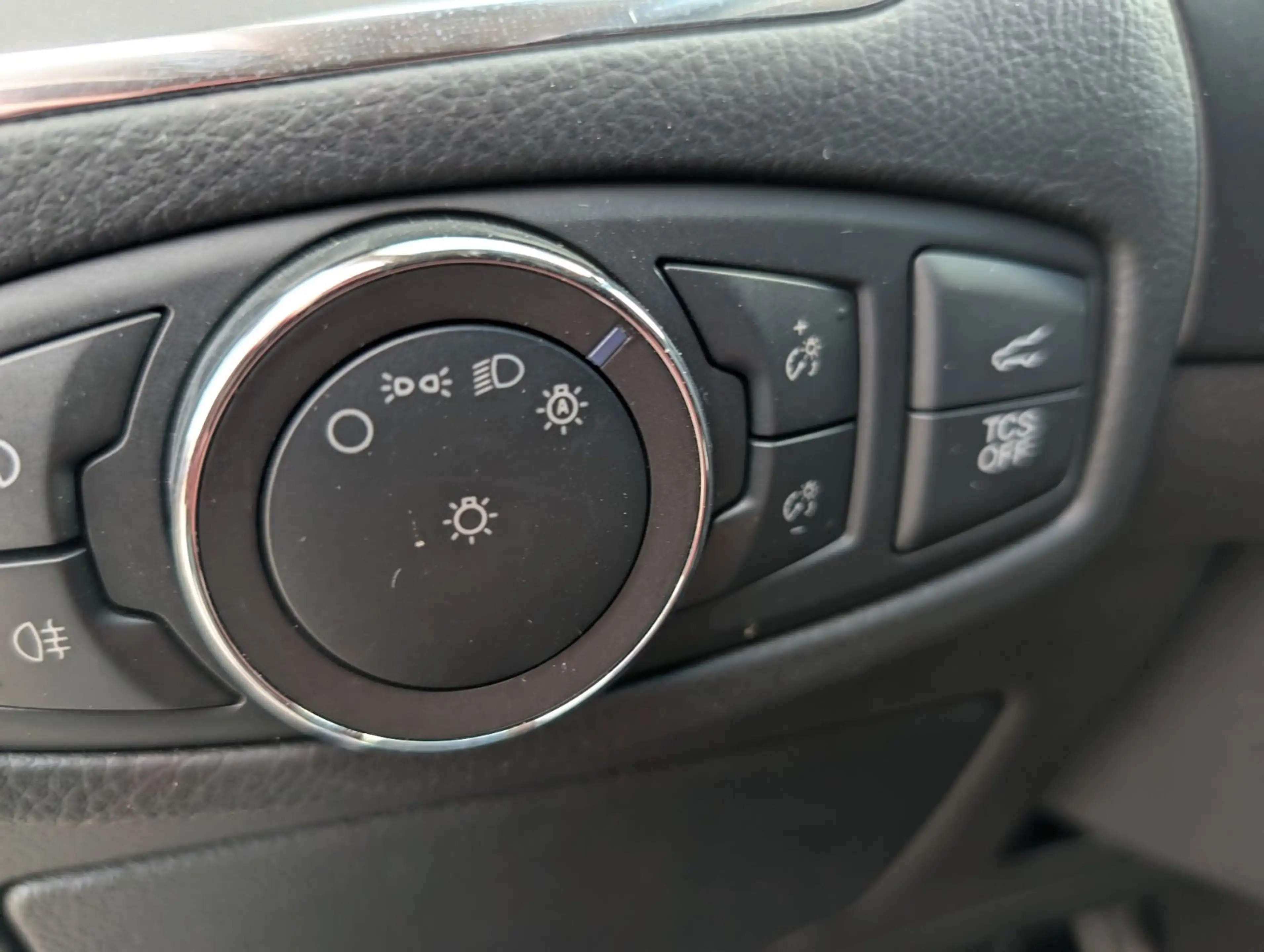 Ford Edge Titanium 4x4 — photo 20