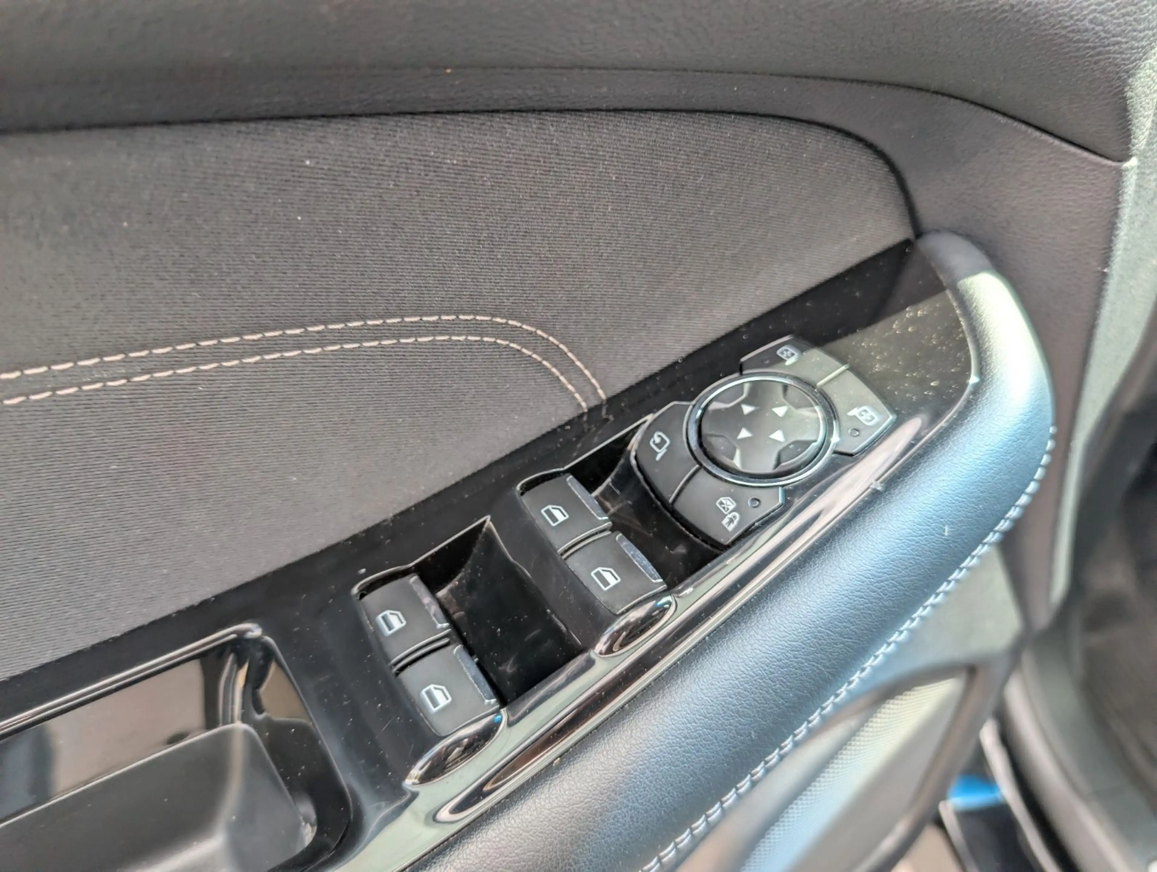 Ford Edge Titanium 4x4 — photo 18