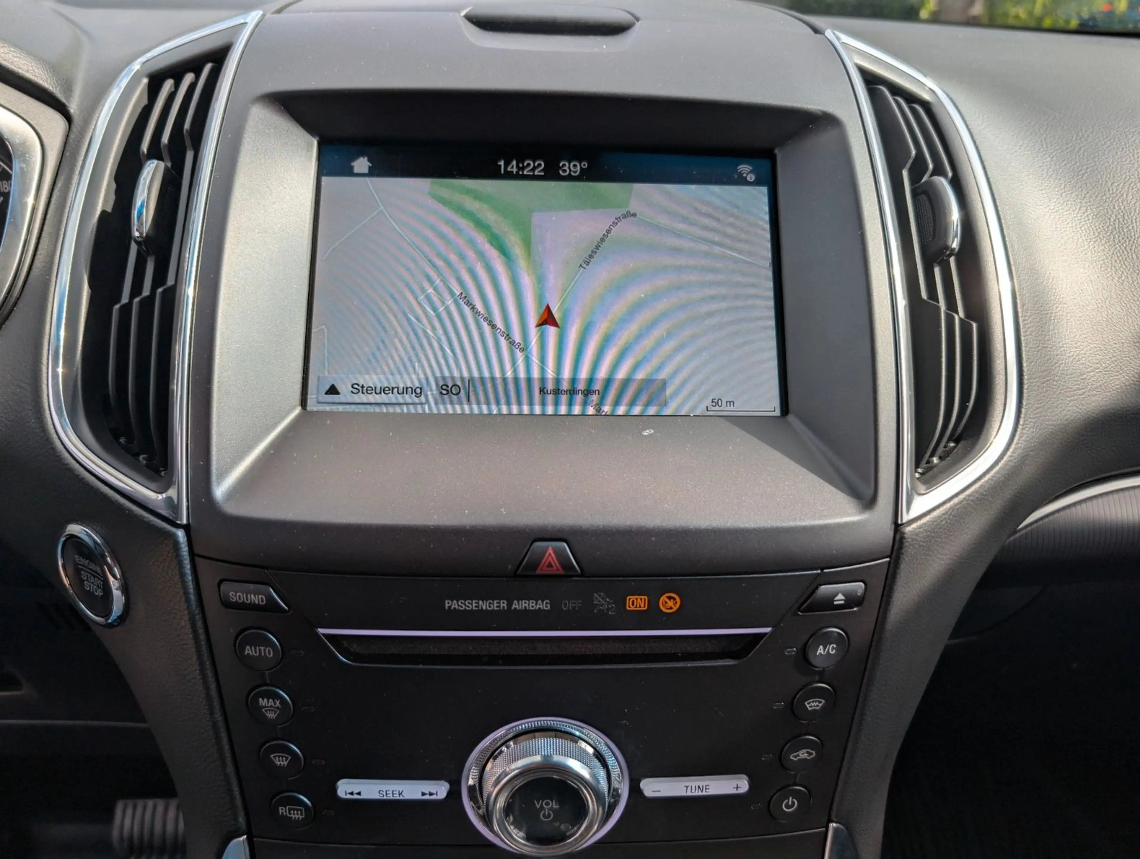 Ford Edge Titanium 4x4 — photo 12