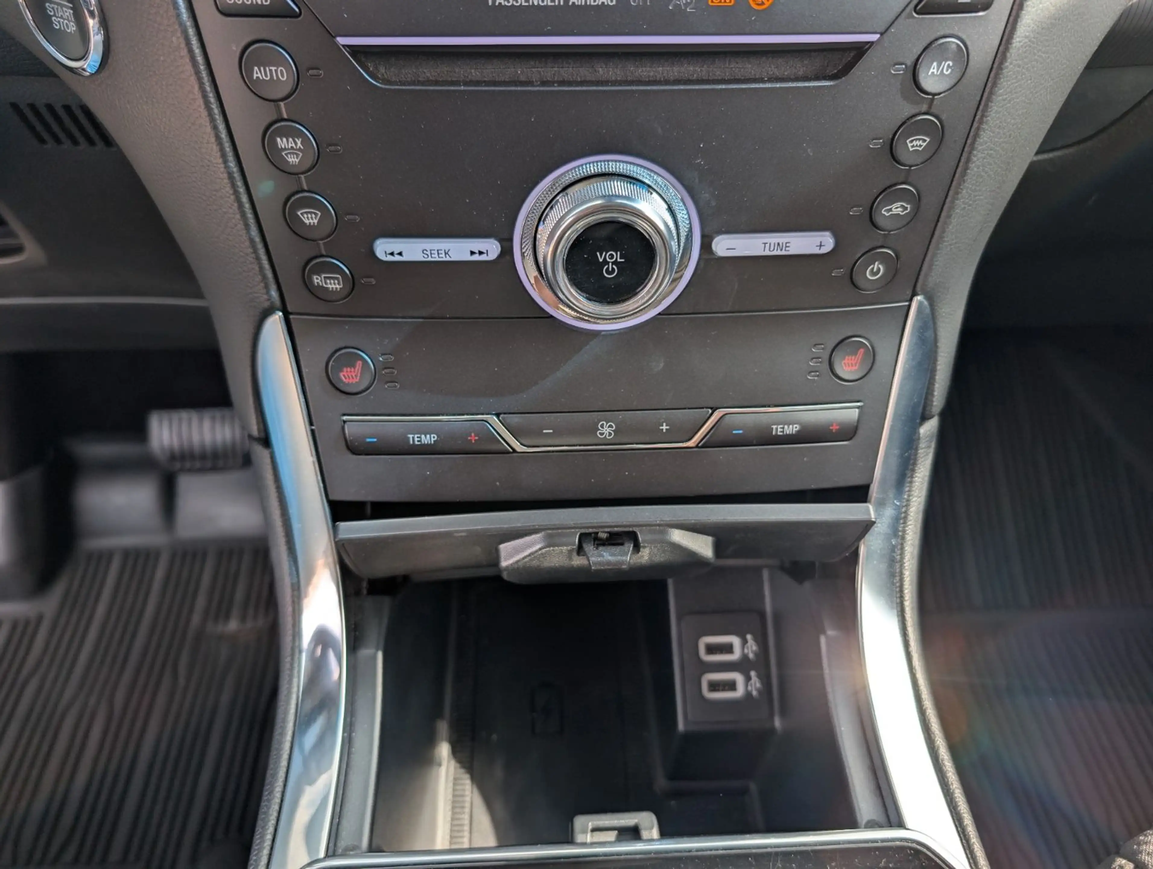 Ford Edge Titanium 4x4 — photo 16