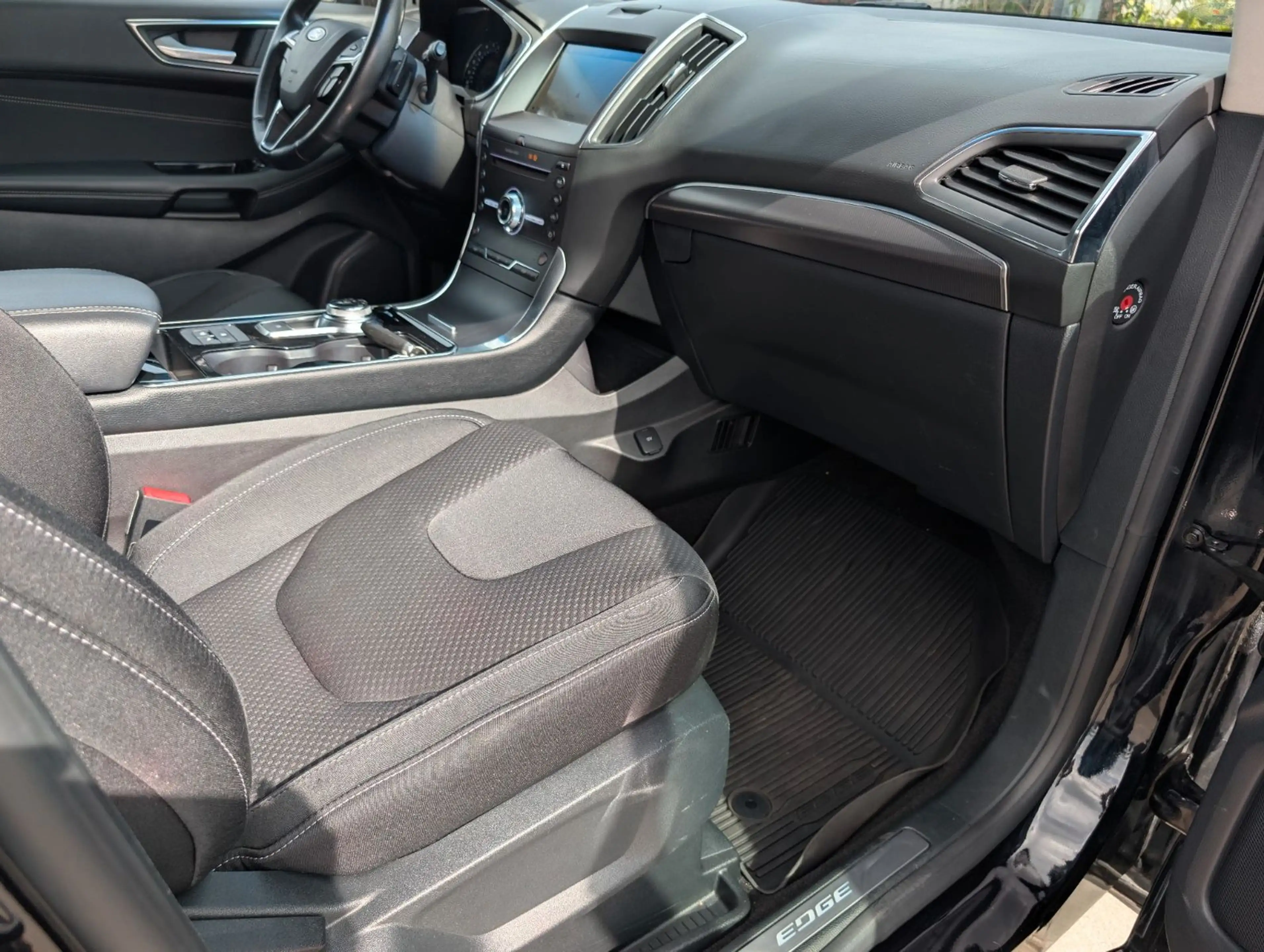 Ford Edge Titanium 4x4 — photo 8