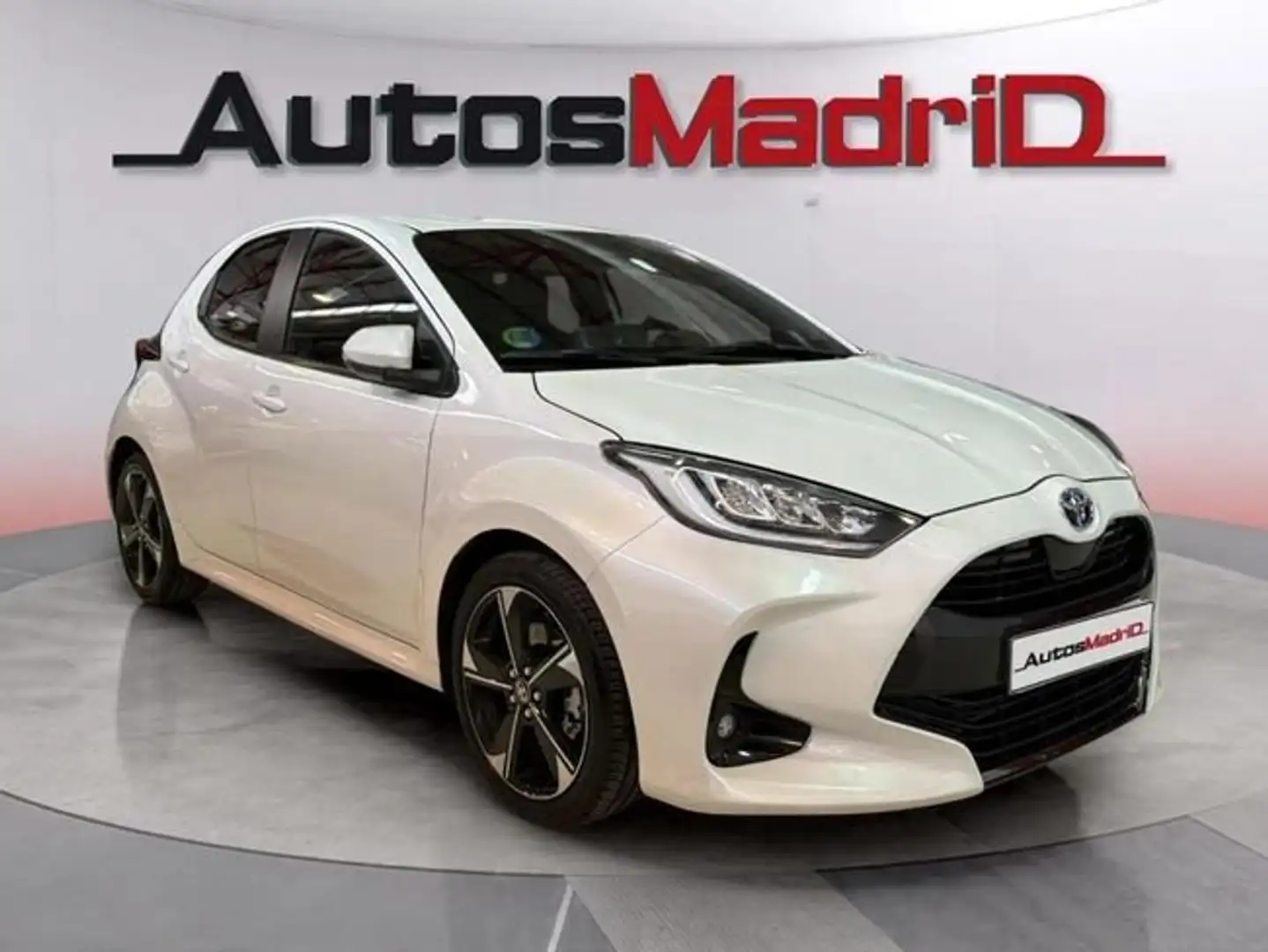 Toyota Yaris 120H 1.5 Style Blanco - 1