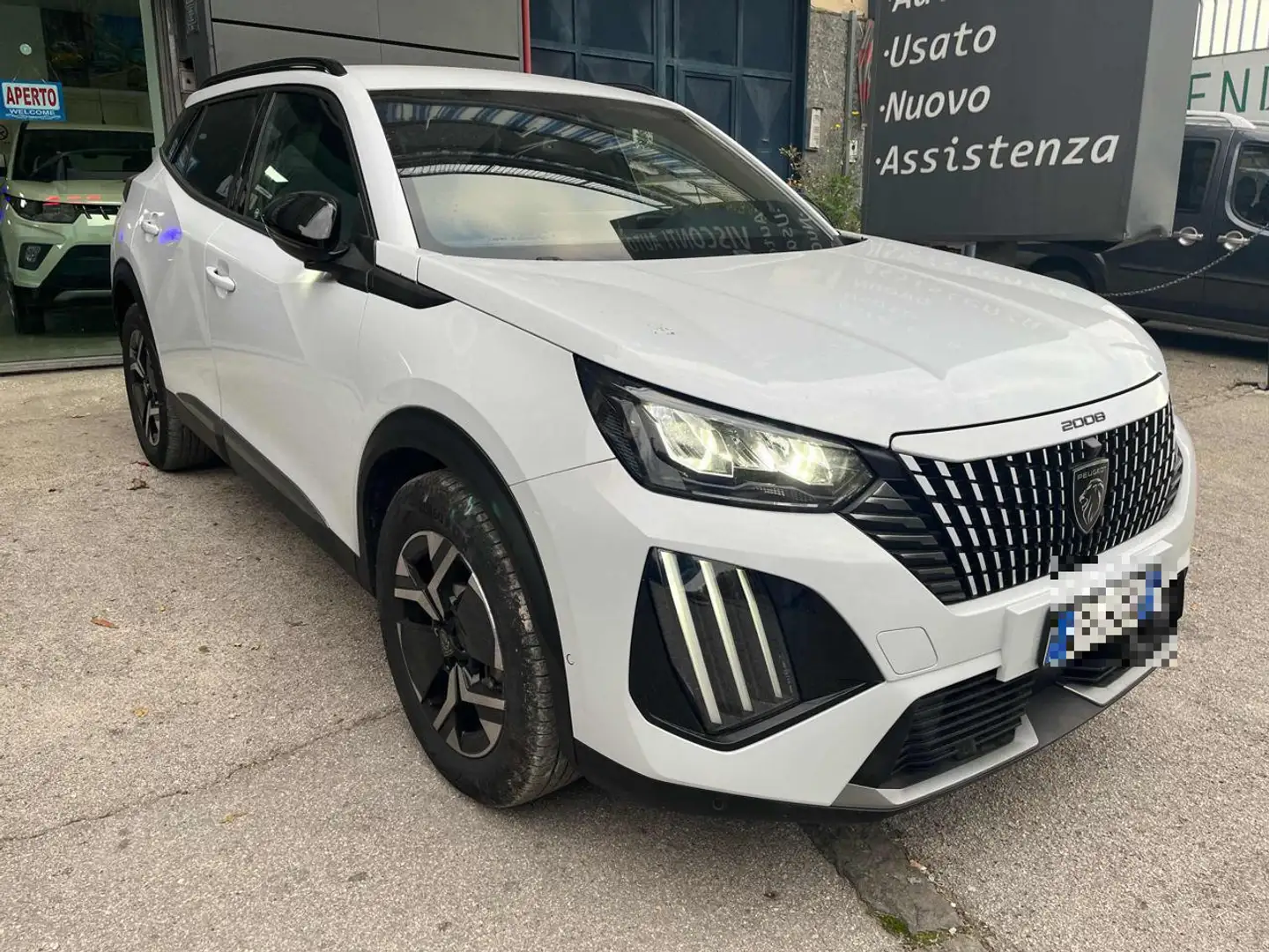 Peugeot 2008 ALLURE 1.5 BlueHDi 130 S&S EAT8 - 1