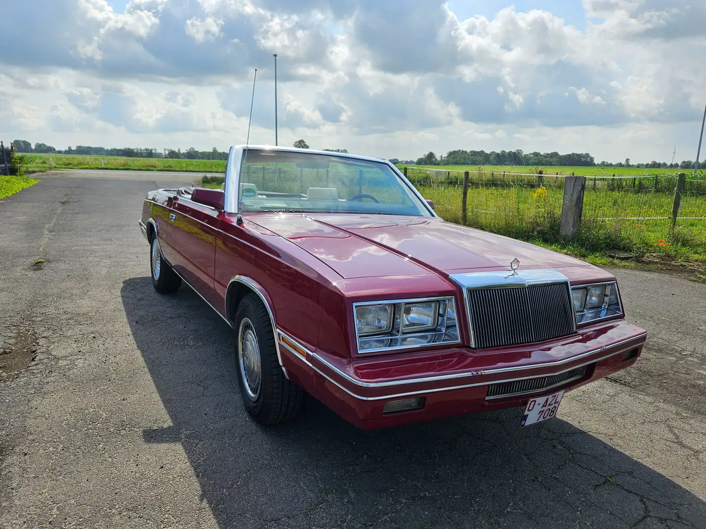 Oldtimer Chrysler Le Baron Rood - 2