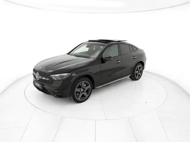 Mercedes-Benz GLC view 2