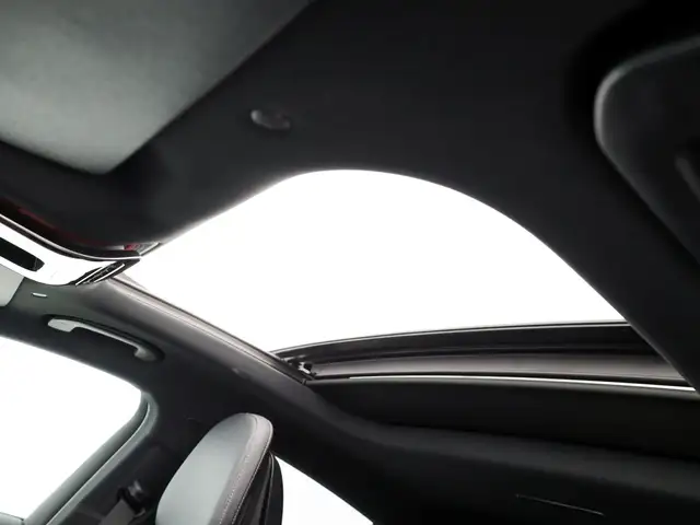 Mercedes-Benz GLC view 16