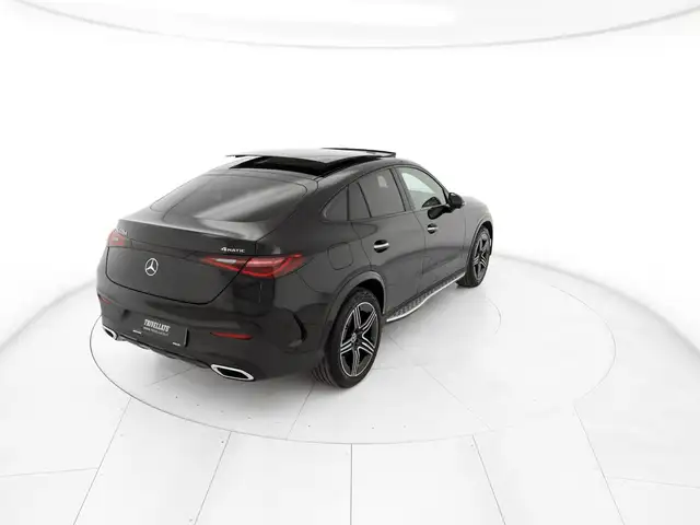 Mercedes-Benz GLC view 3