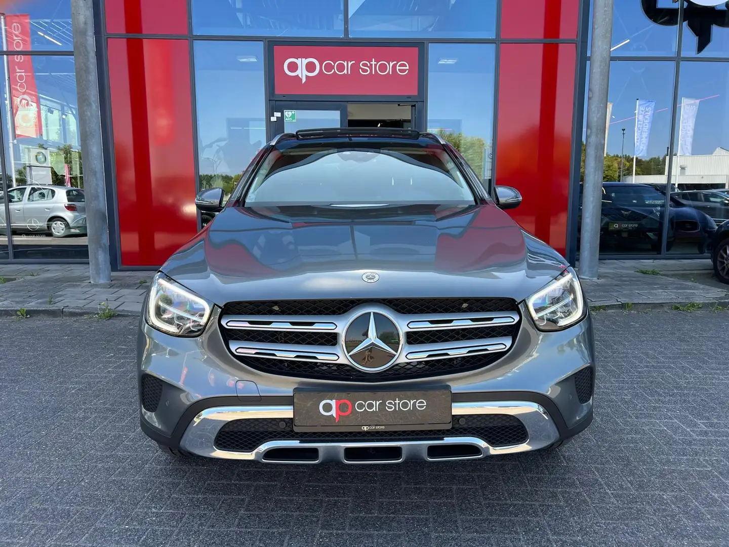 Mercedes-Benz GLC 300 300e 4MATIC Business Solution Luxury Grijs - 2