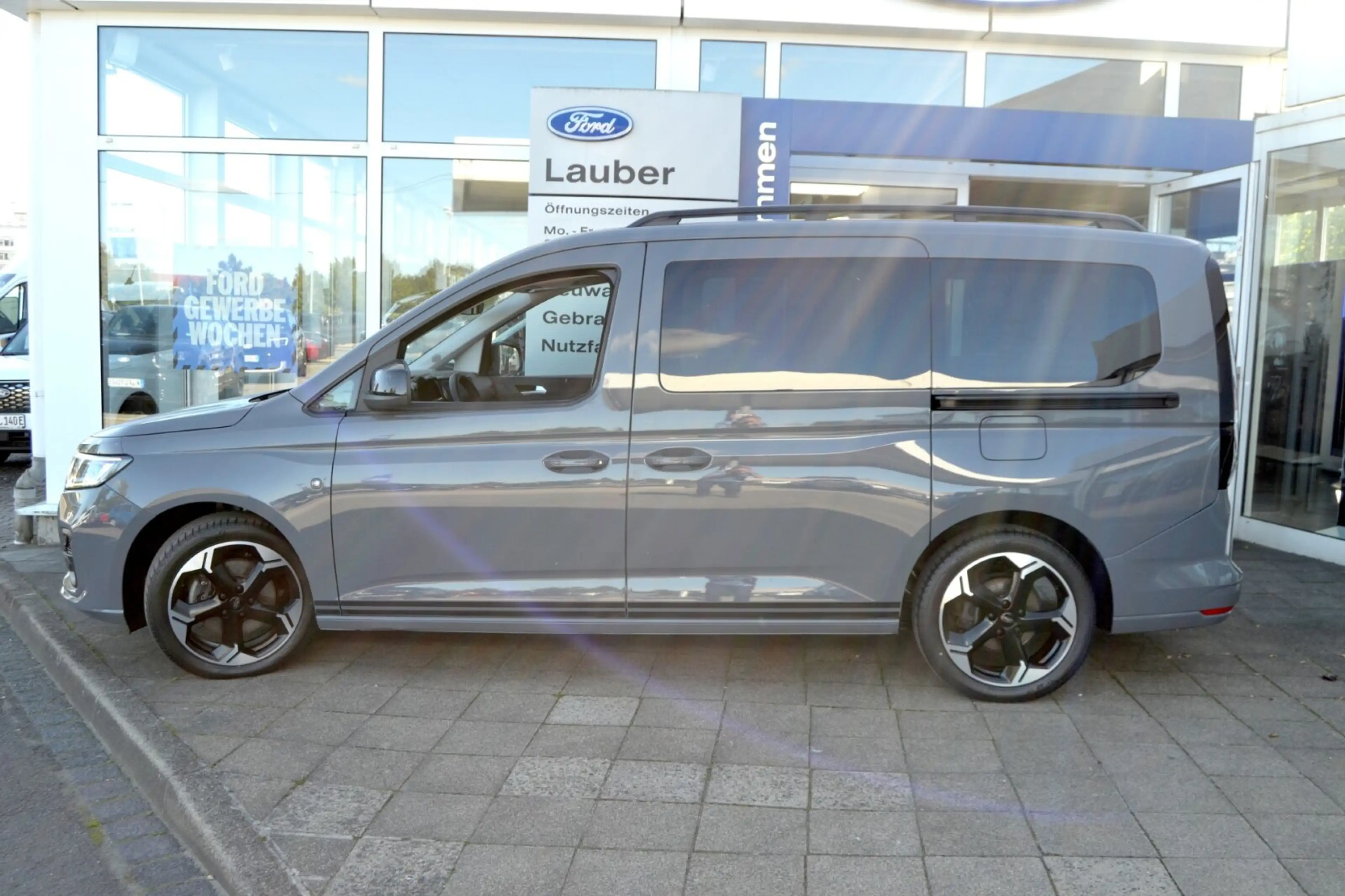 Ford Grand Tourneo 1,5 Sport Navi AutoAC LED SHZ PDC  Klima/el.Sitzv./BC/Tempomat/L-R Sensor/Dachrel./NSW — photo 2