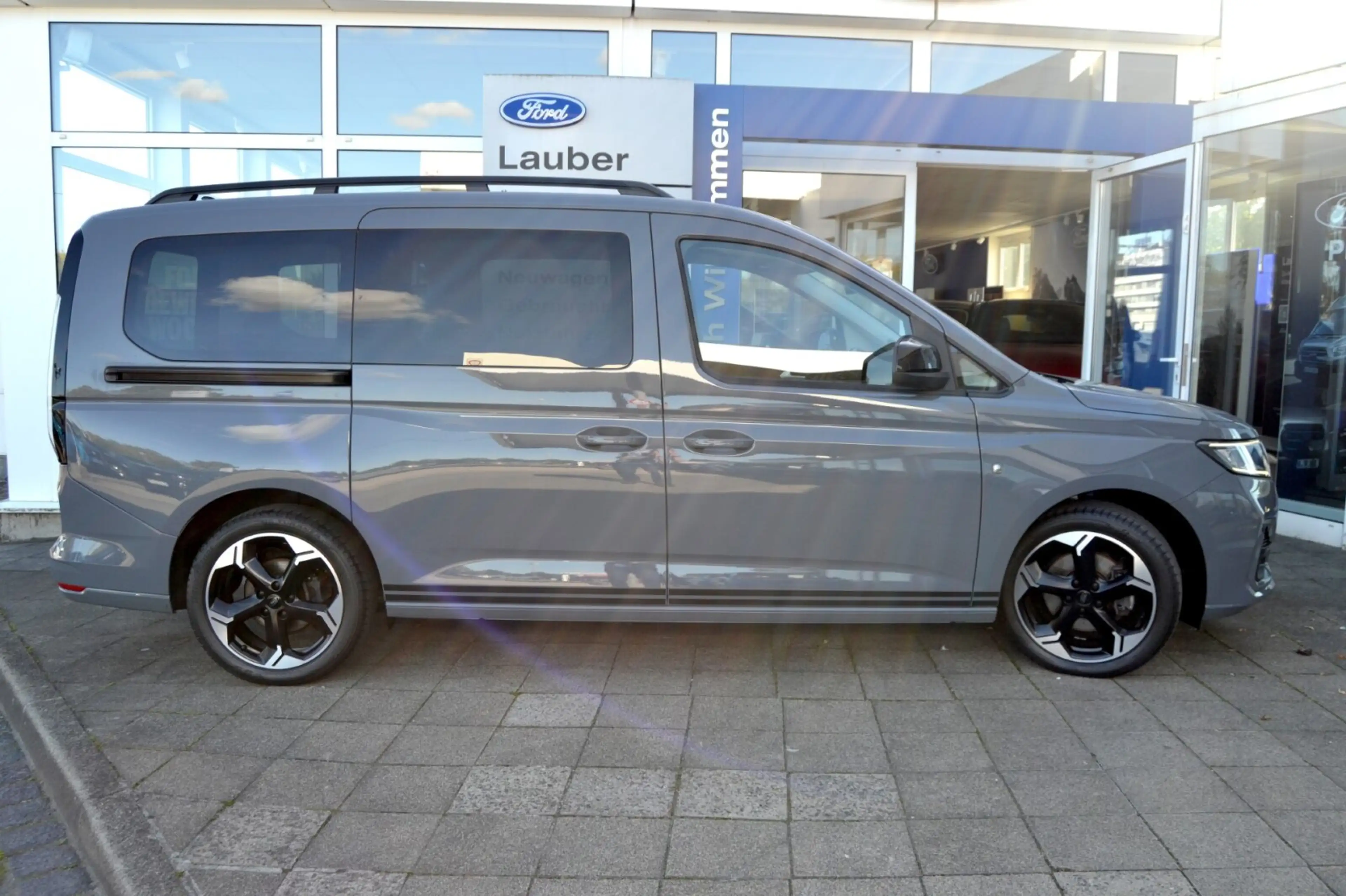 Ford Grand Tourneo 1,5 Sport Navi AutoAC LED SHZ PDC  Klima/el.Sitzv./BC/Tempomat/L-R Sensor/Dachrel./NSW — photo 6