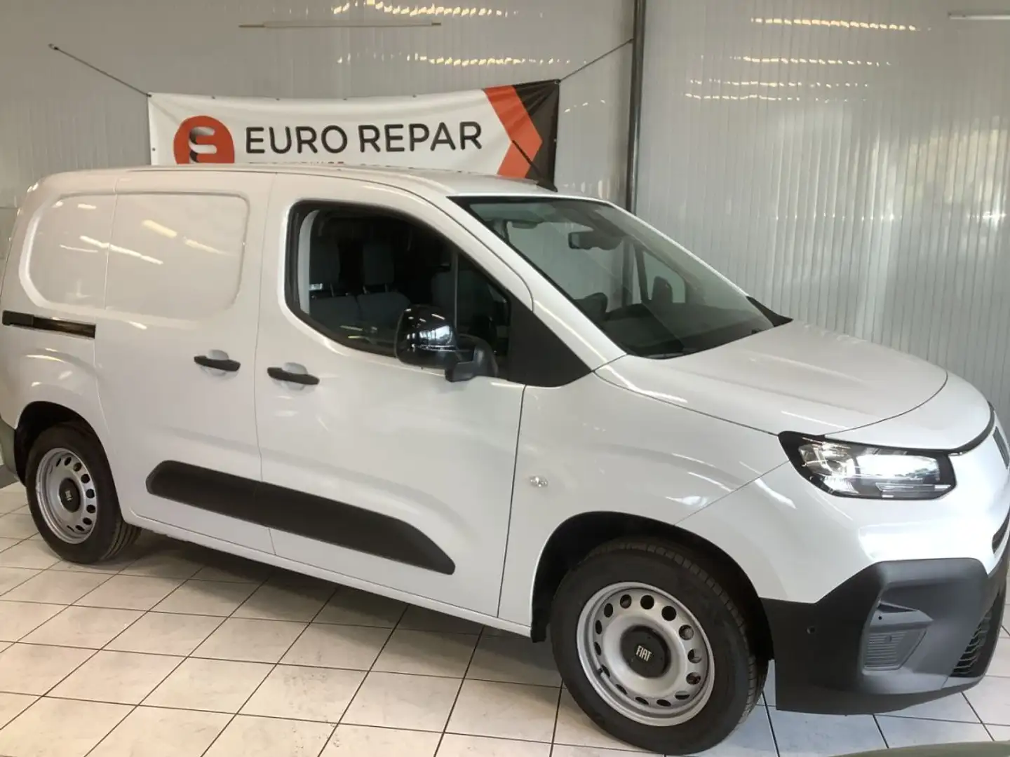 Fiat Doblo FIAT SCUDO 1L5 130 CV EAT8 PLO LOUNG M Blanco - 1