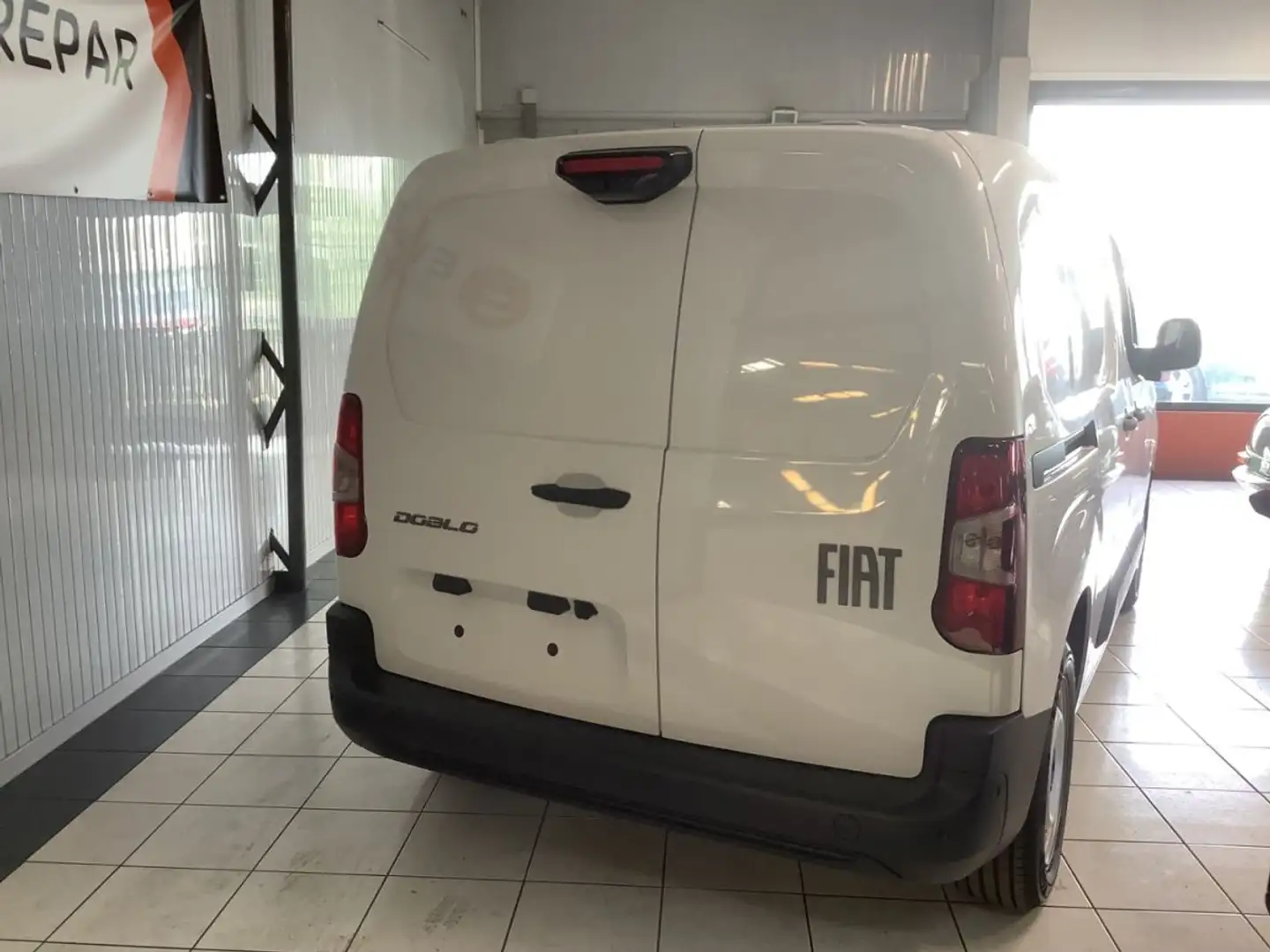Fiat Doblo FIAT SCUDO 1L5 130 CV EAT8 PLO LOUNG M Blanc - 2
