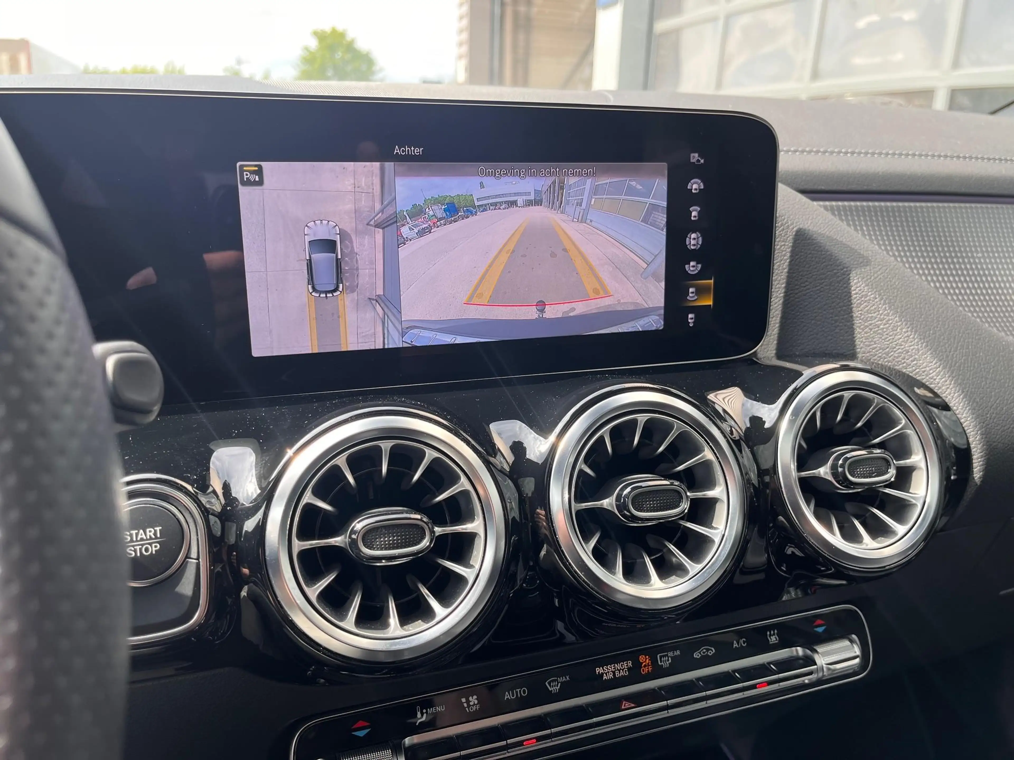 Mercedes-Benz EQA 300 4MATIC AMG Line — photo 14