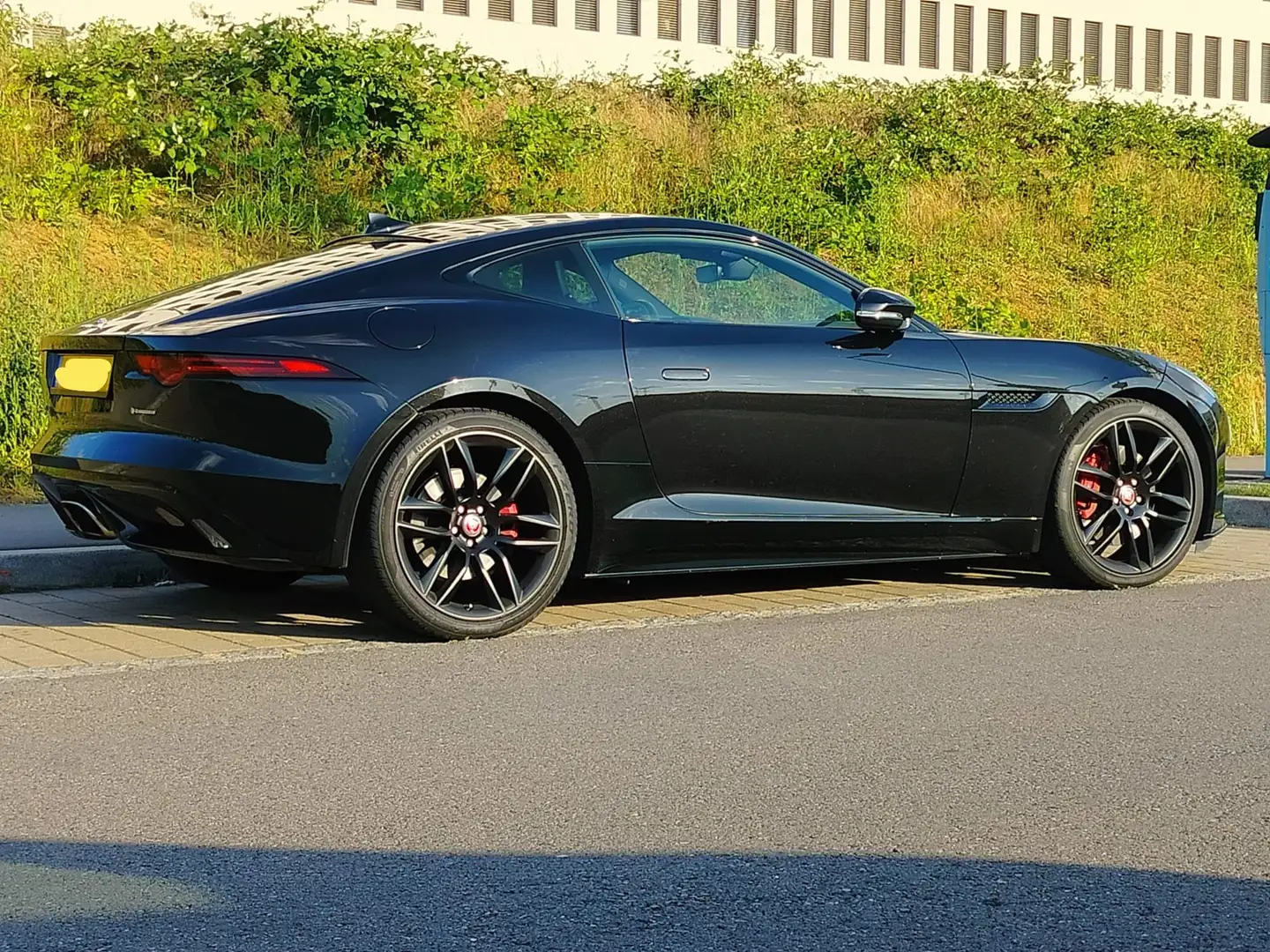 Jaguar F-Type Coupe 2.0, R-Dynamic, Black pack, Panoramic roof Noir - 2