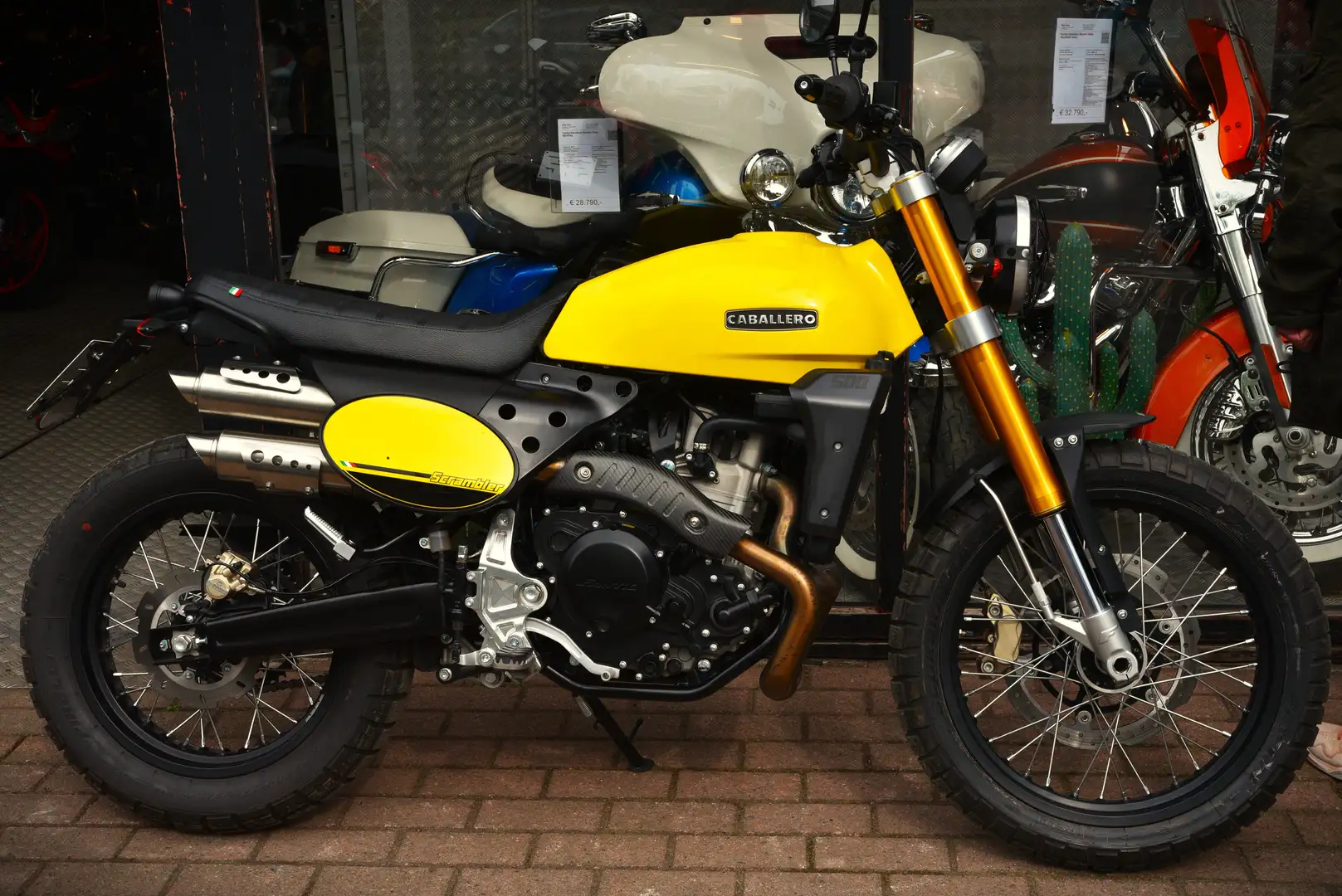 Fantic Caballero 500 SCRAMBLER ***MOTO VERTE*** Galben - 2