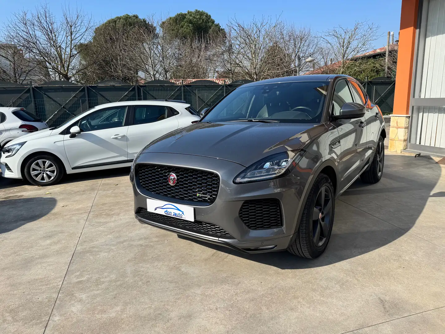 Jaguar E-Pace 2.0d i4 R-Dynamic S awd 150cv auto my19 Grau - 1