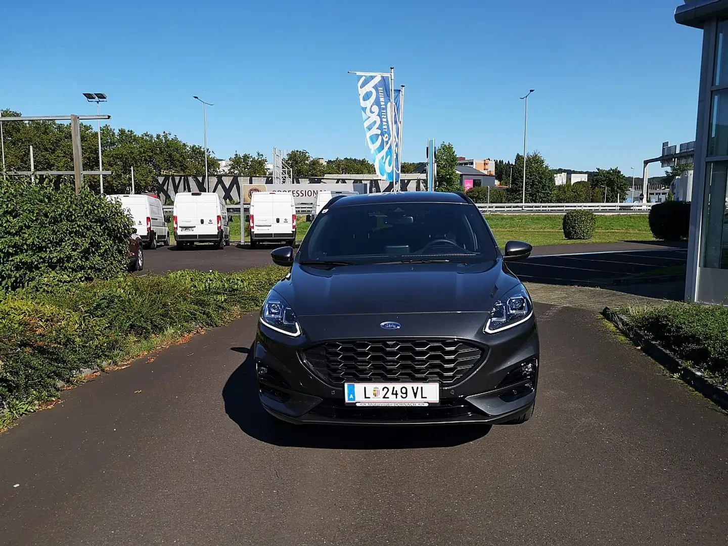 Ford Kuga 2,0 EcoBlue AWD ST-Line X Aut. Grau - 1