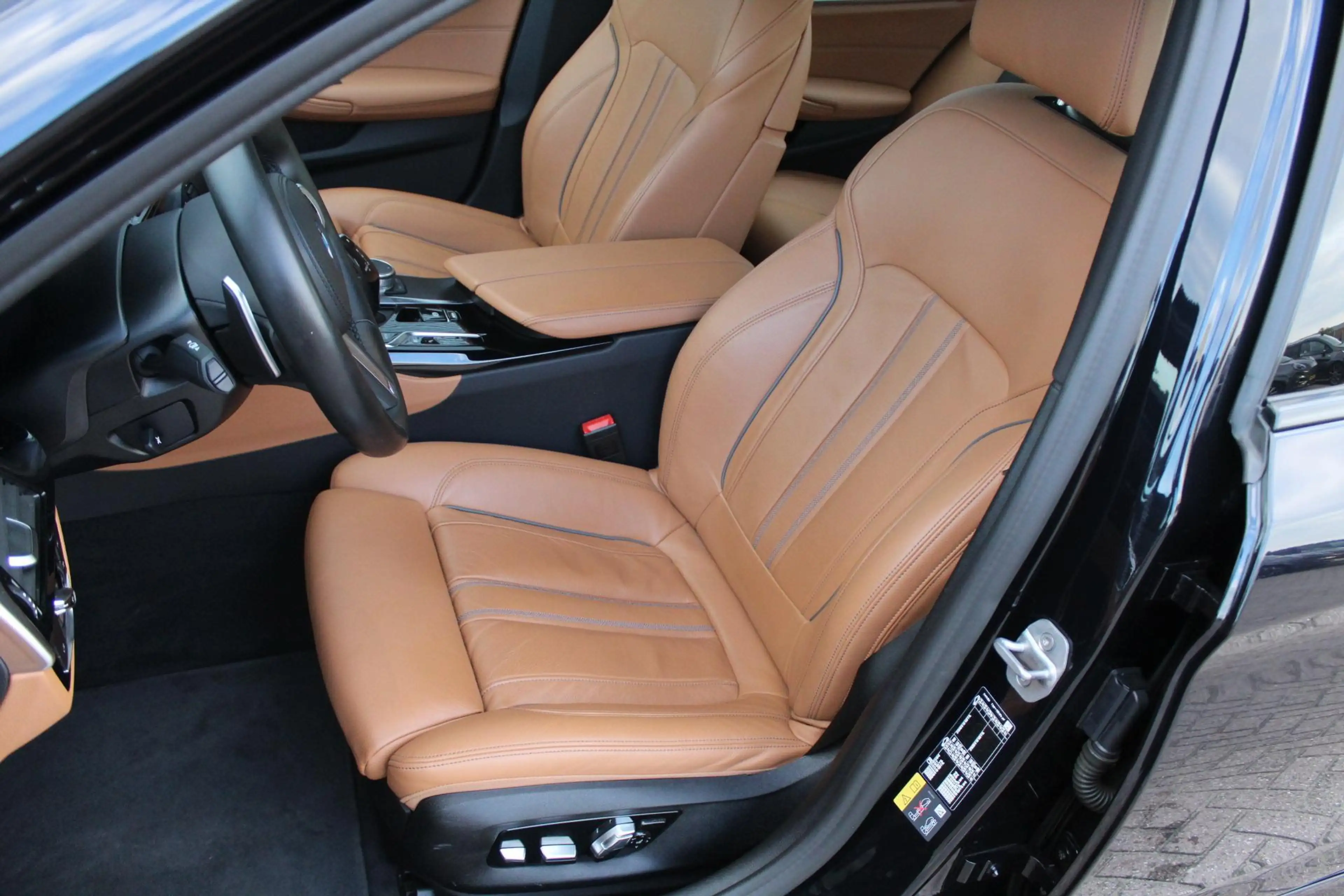 BMW 530 5-serie 530e M-Sport/Camera/20inch/Memory/adapt cr — photo 12