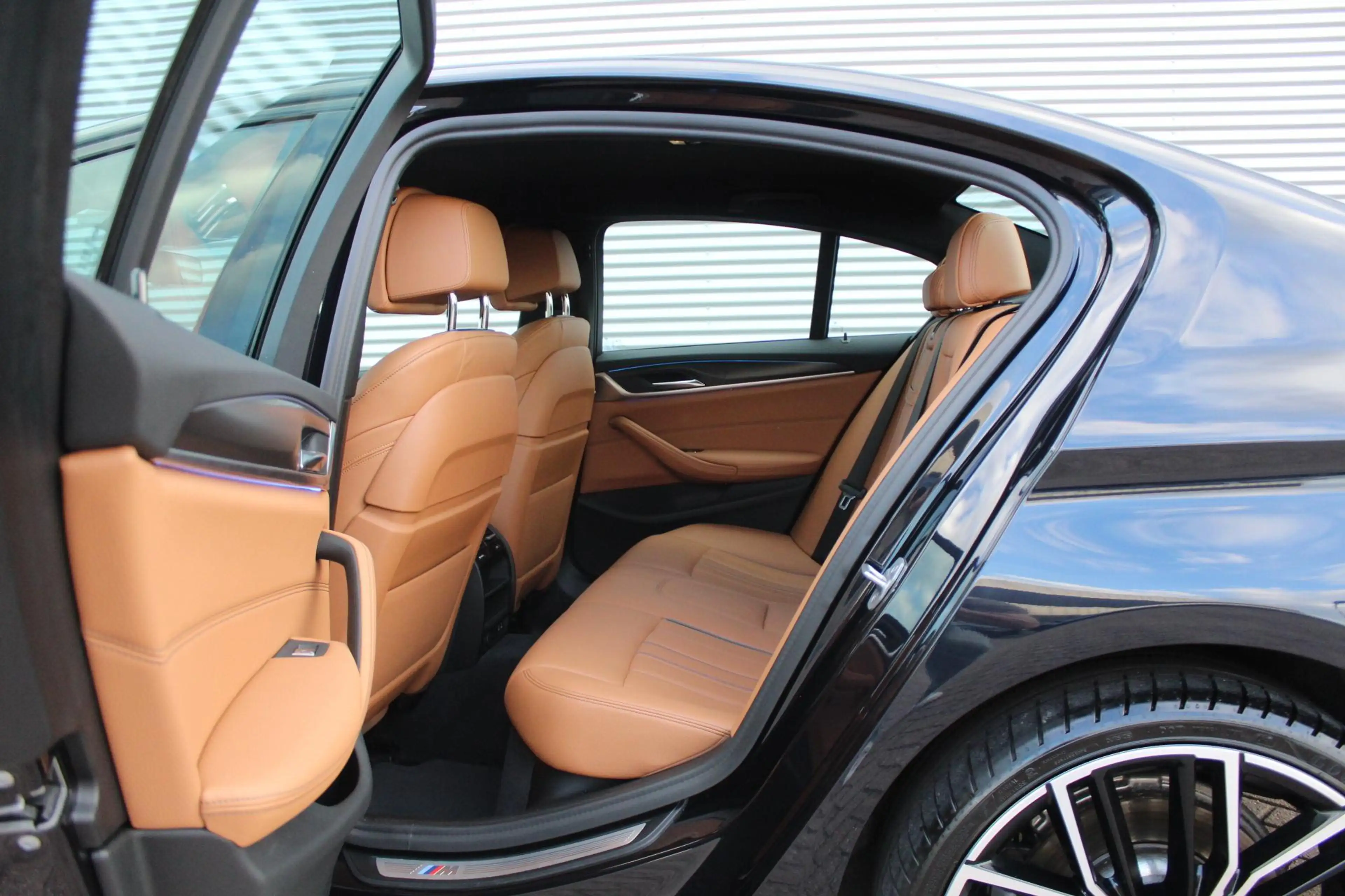 BMW 530 5-serie 530e M-Sport/Camera/20inch/Memory/adapt cr — photo 13