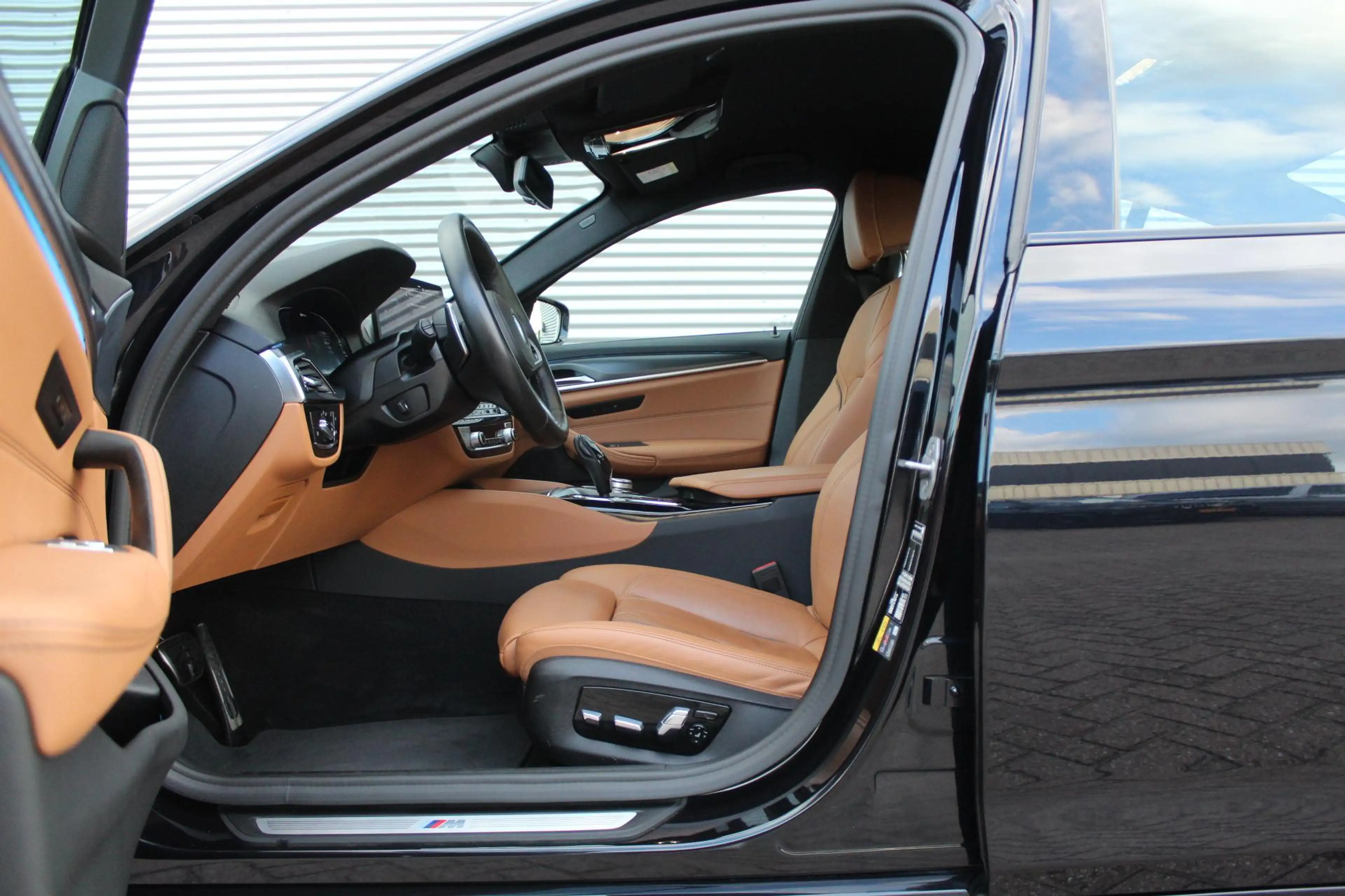 BMW 530 5-serie 530e M-Sport/Camera/20inch/Memory/adapt cr — photo 11