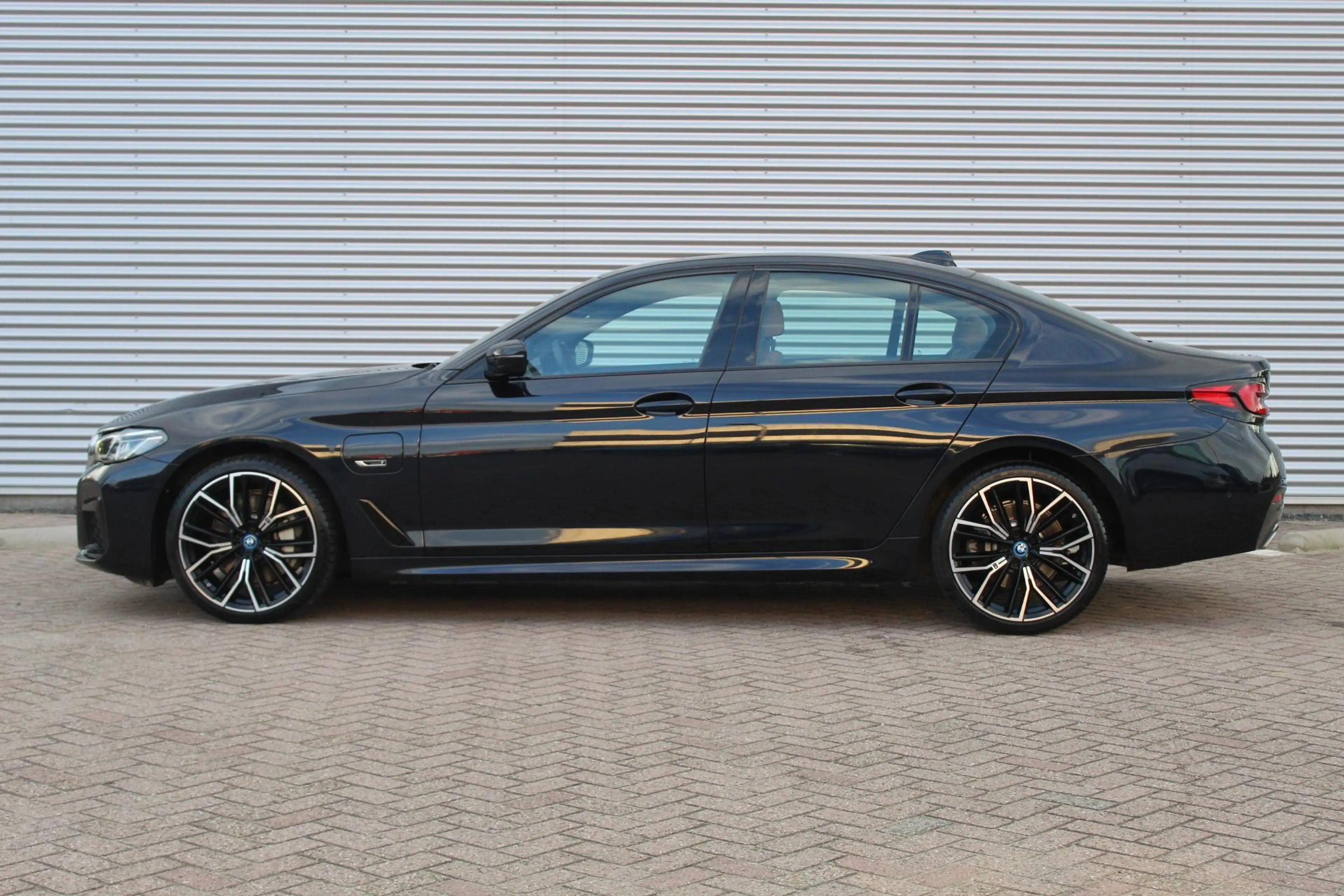 BMW 530 5-serie 530e M-Sport/Camera/20inch/Memory/adapt cr — photo 5