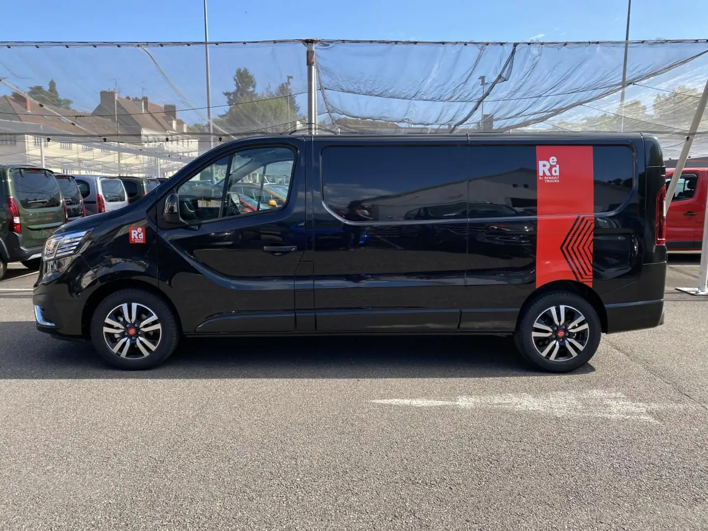Renault Trafic L2H1 FOURGON 3000 Kg 2.0 Blue dCi 150 BVA9 RED EDI Noir - 2