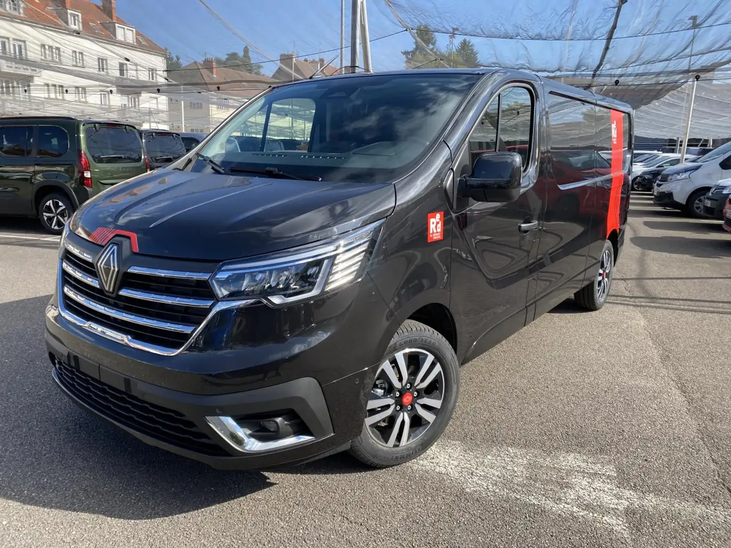 Renault Trafic L2H1 FOURGON 3000 Kg 2.0 Blue dCi 150 BVA9 RED EDI Noir - 1