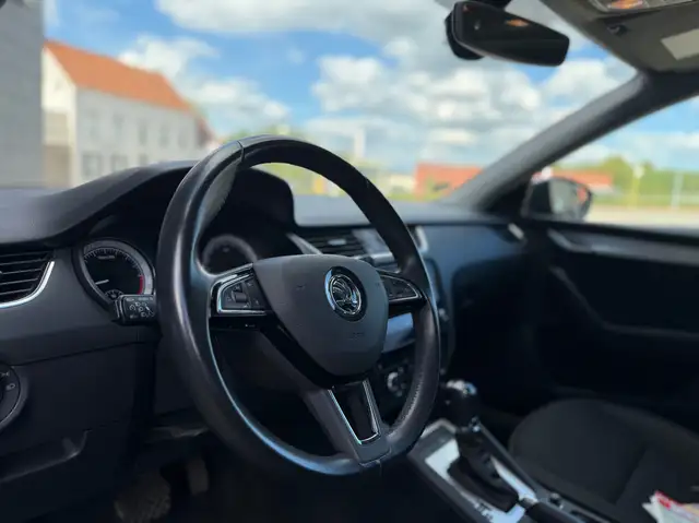 Skoda Octavia view 12