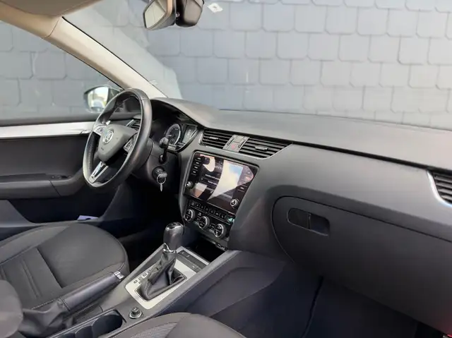 Skoda Octavia view 4