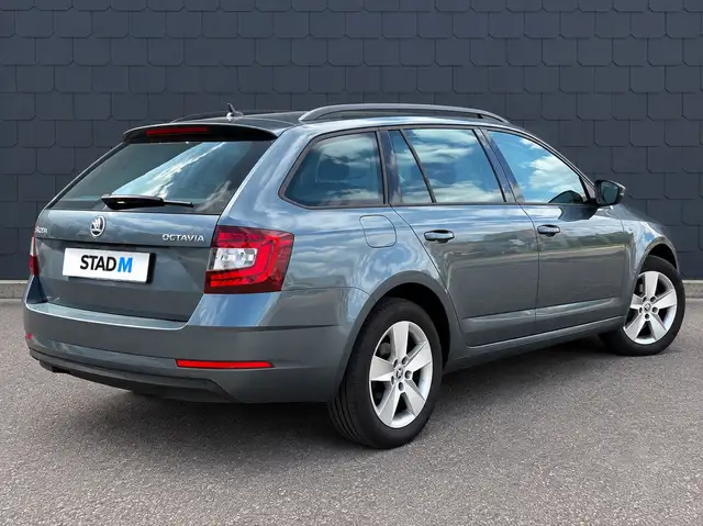 Skoda Octavia view 3