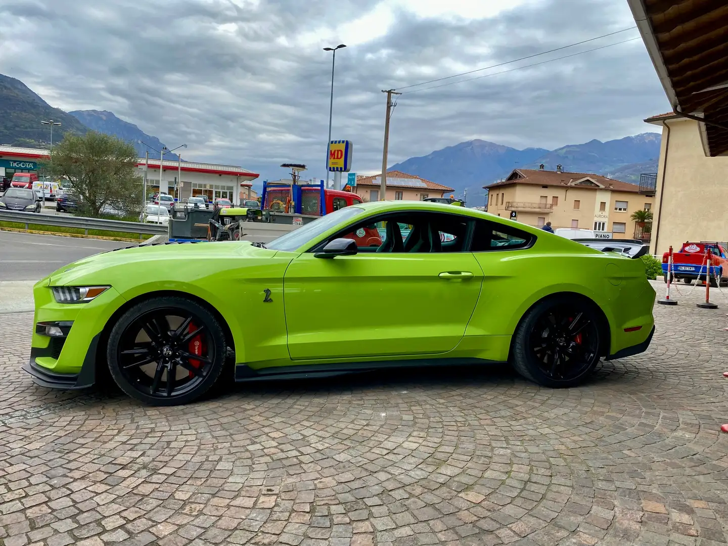 Ford Mustang Fastback 5.2 V8 GT-500 771CV Verde - 2